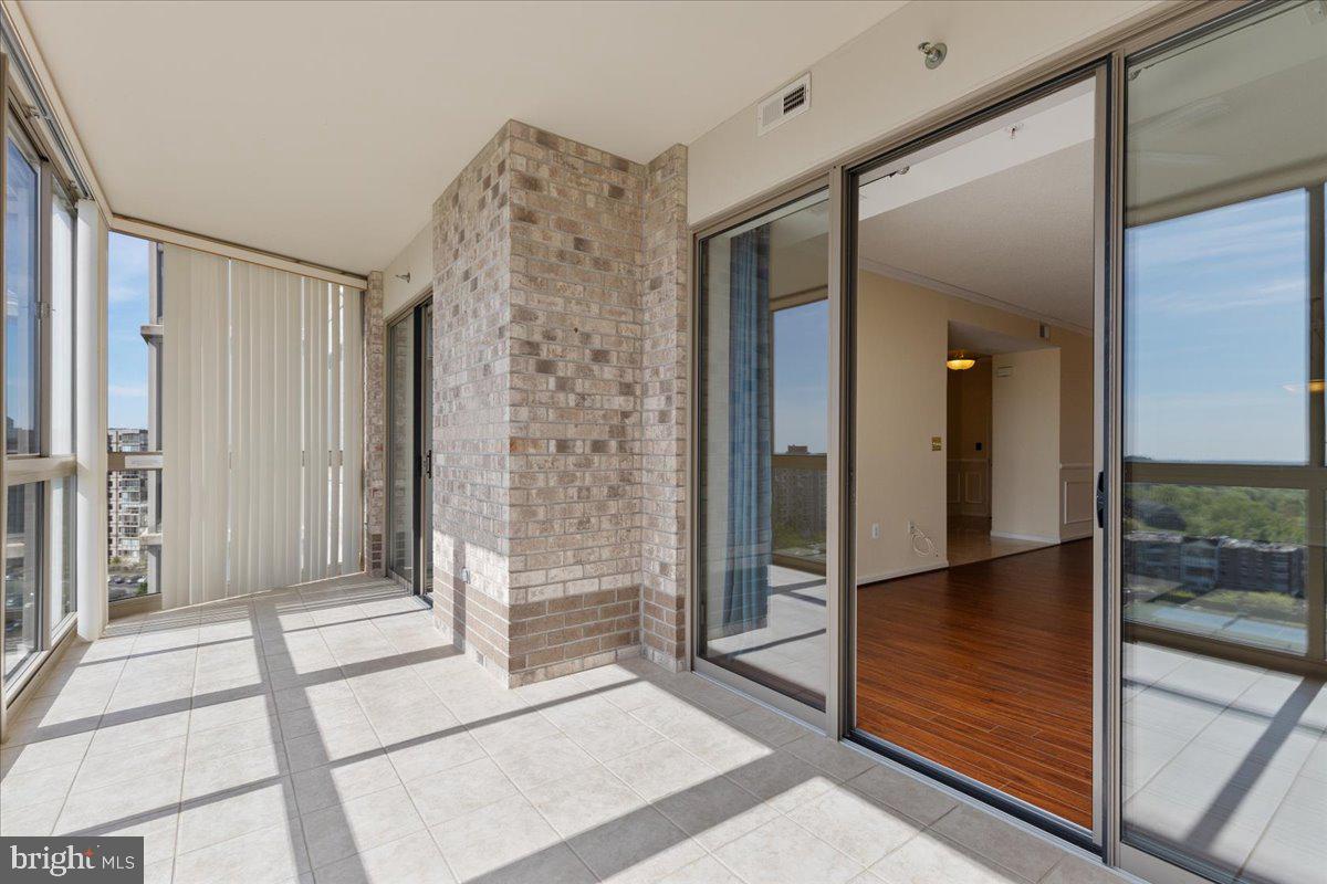 LANSDOWNE WOODS - Residential