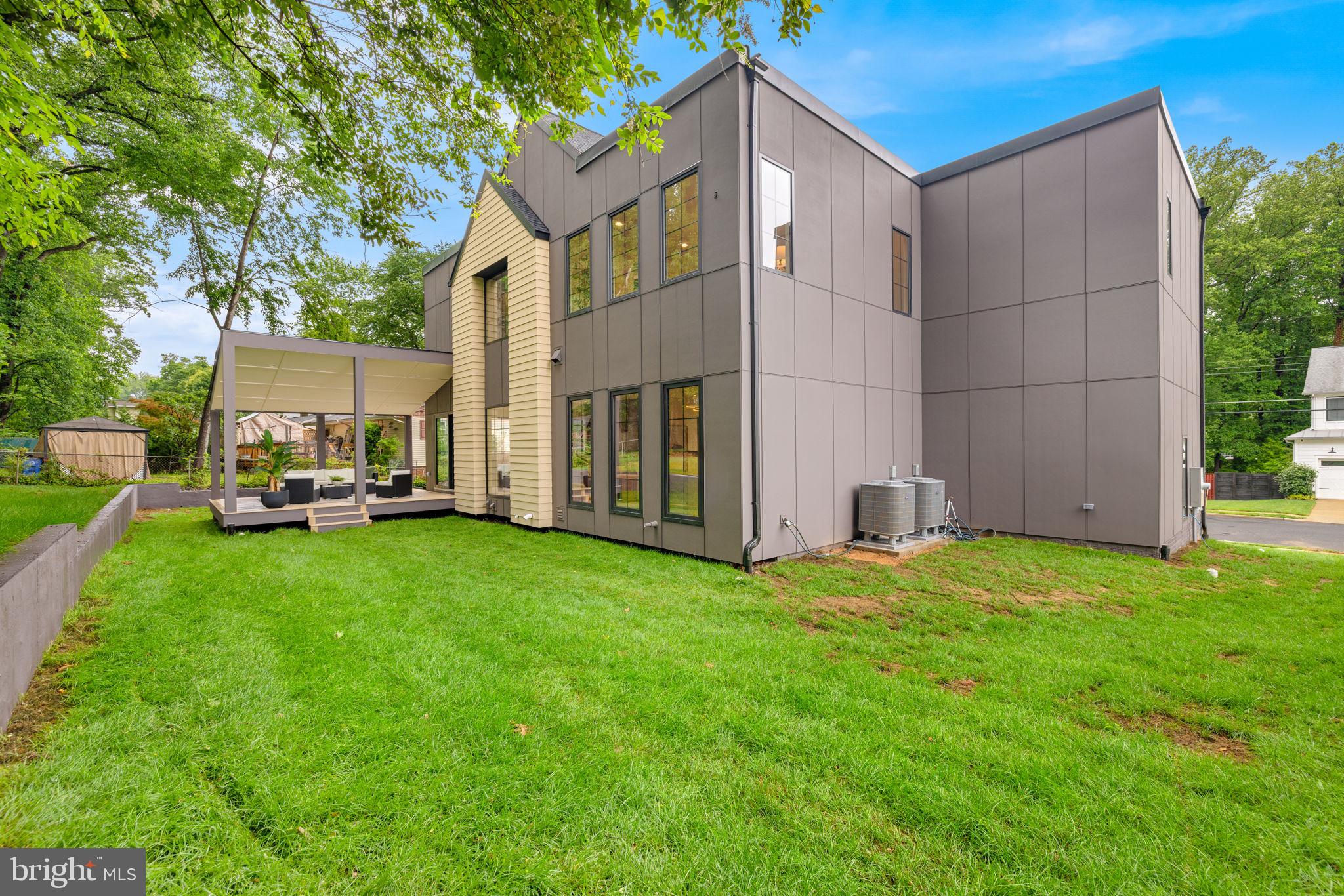 VIENNA WOODS - Residential