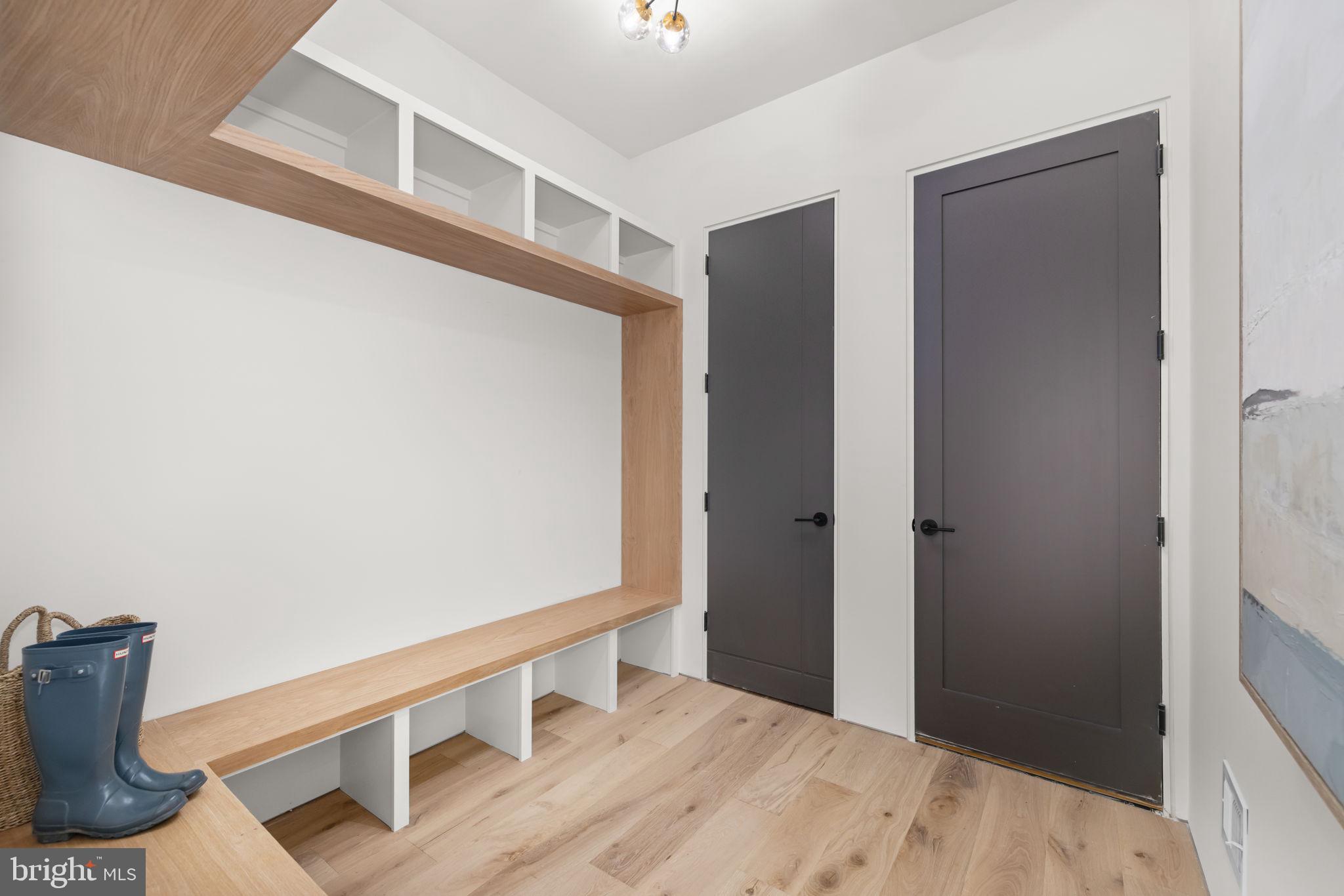 VIENNA WOODS - Residential