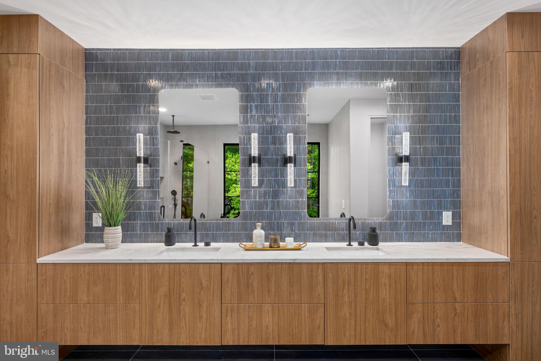 VIENNA WOODS - Residential