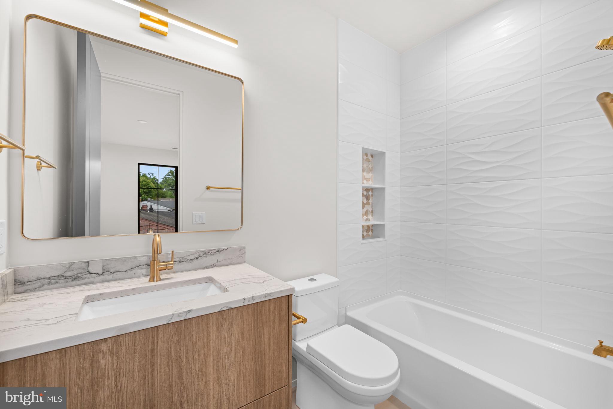 VIENNA WOODS - Residential