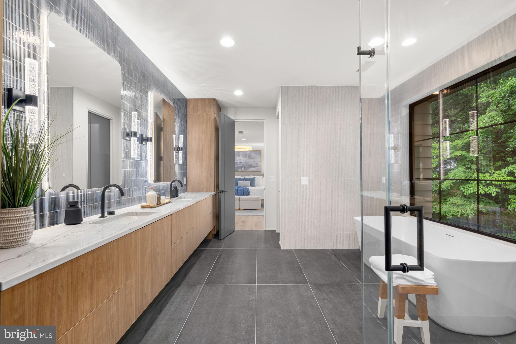 VIENNA WOODS - Residential