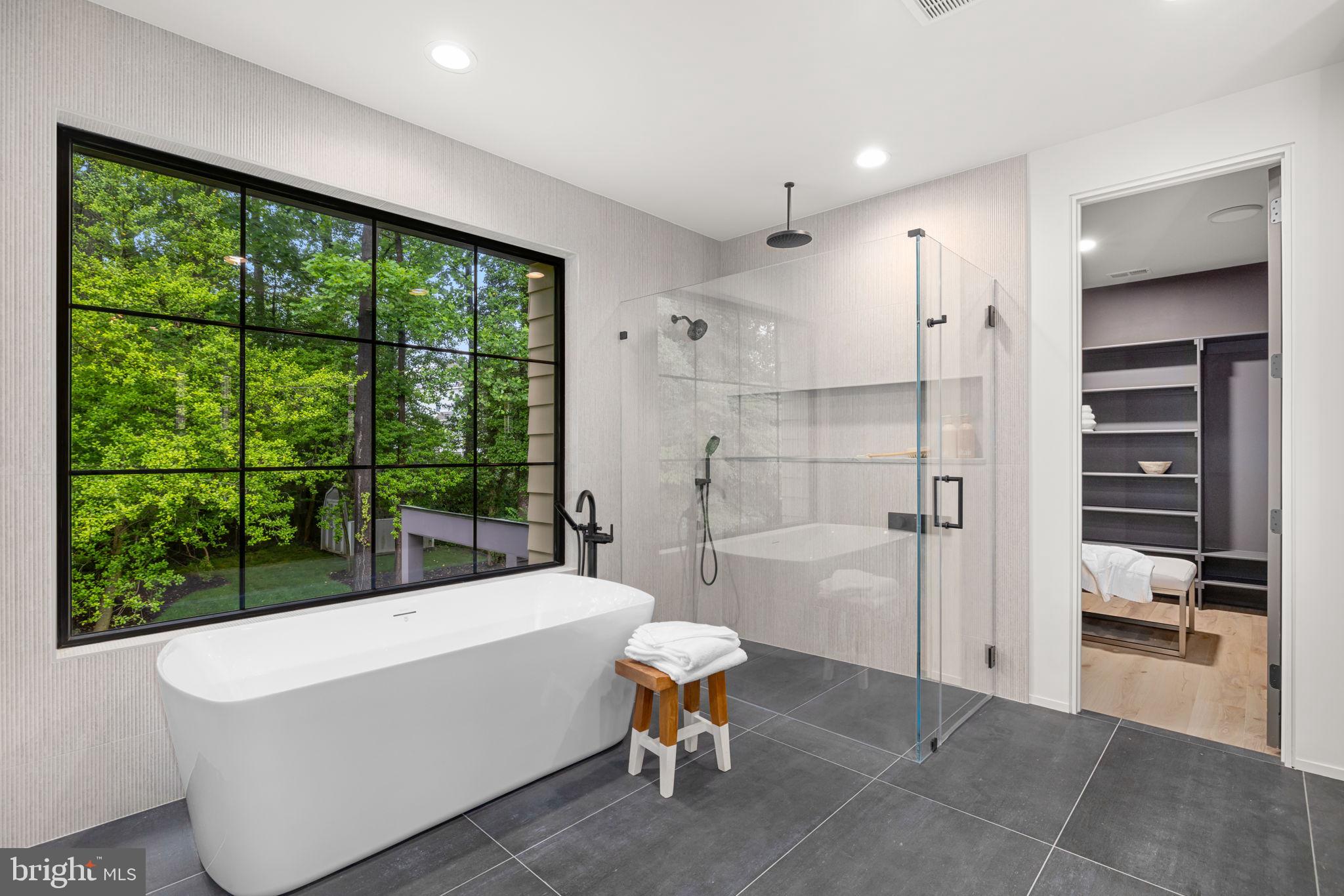 VIENNA WOODS - Residential
