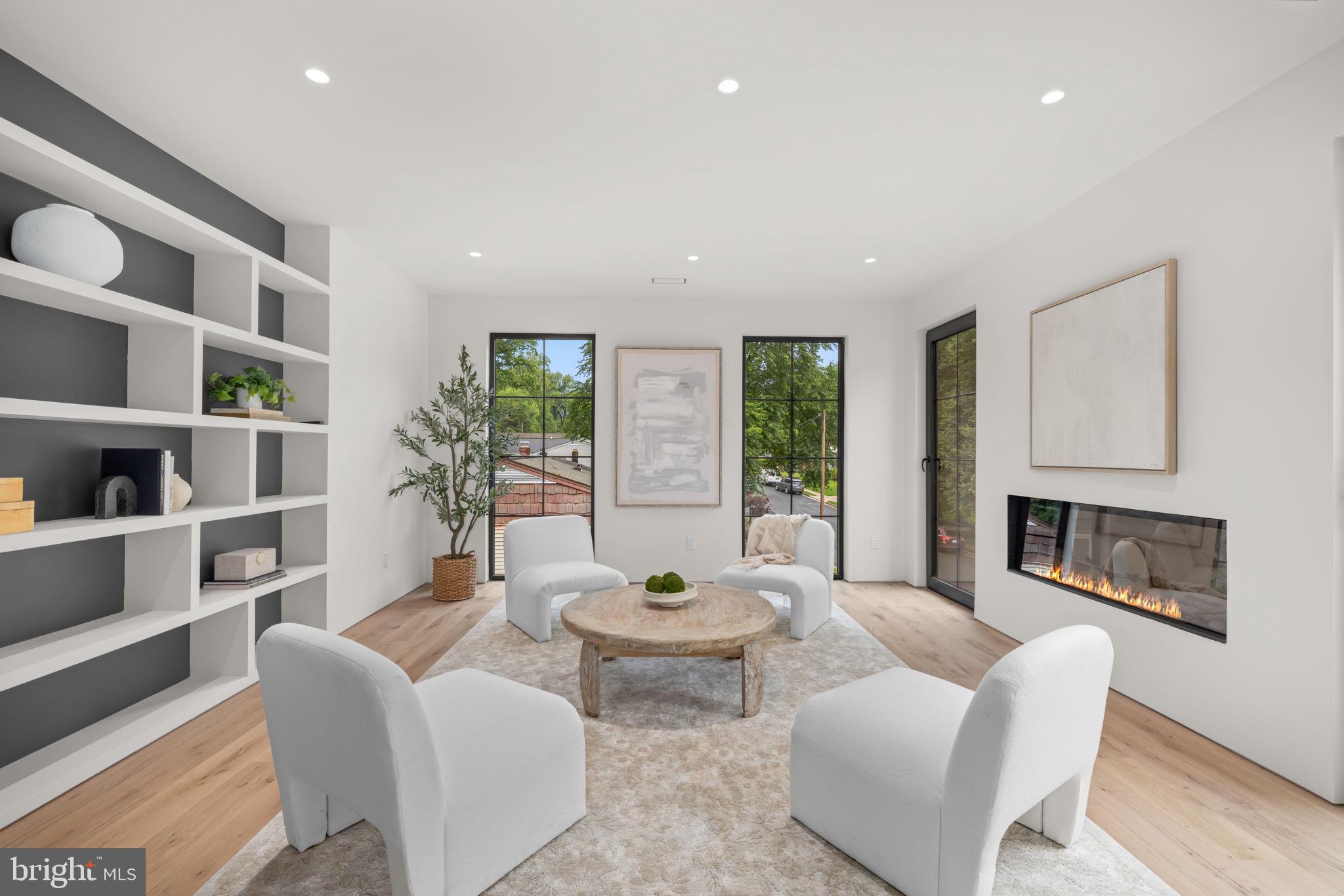VIENNA WOODS - Residential