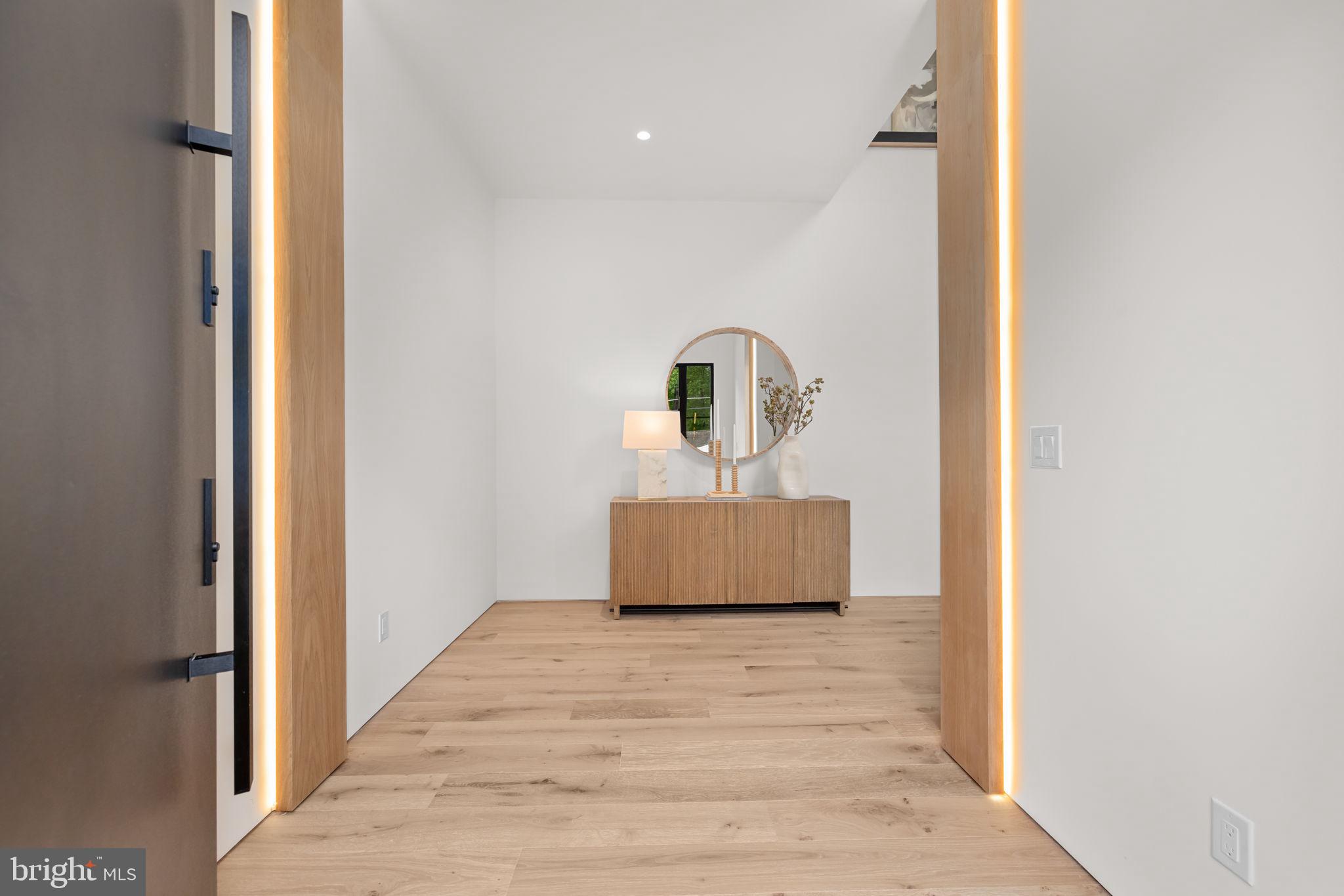 VIENNA WOODS - Residential
