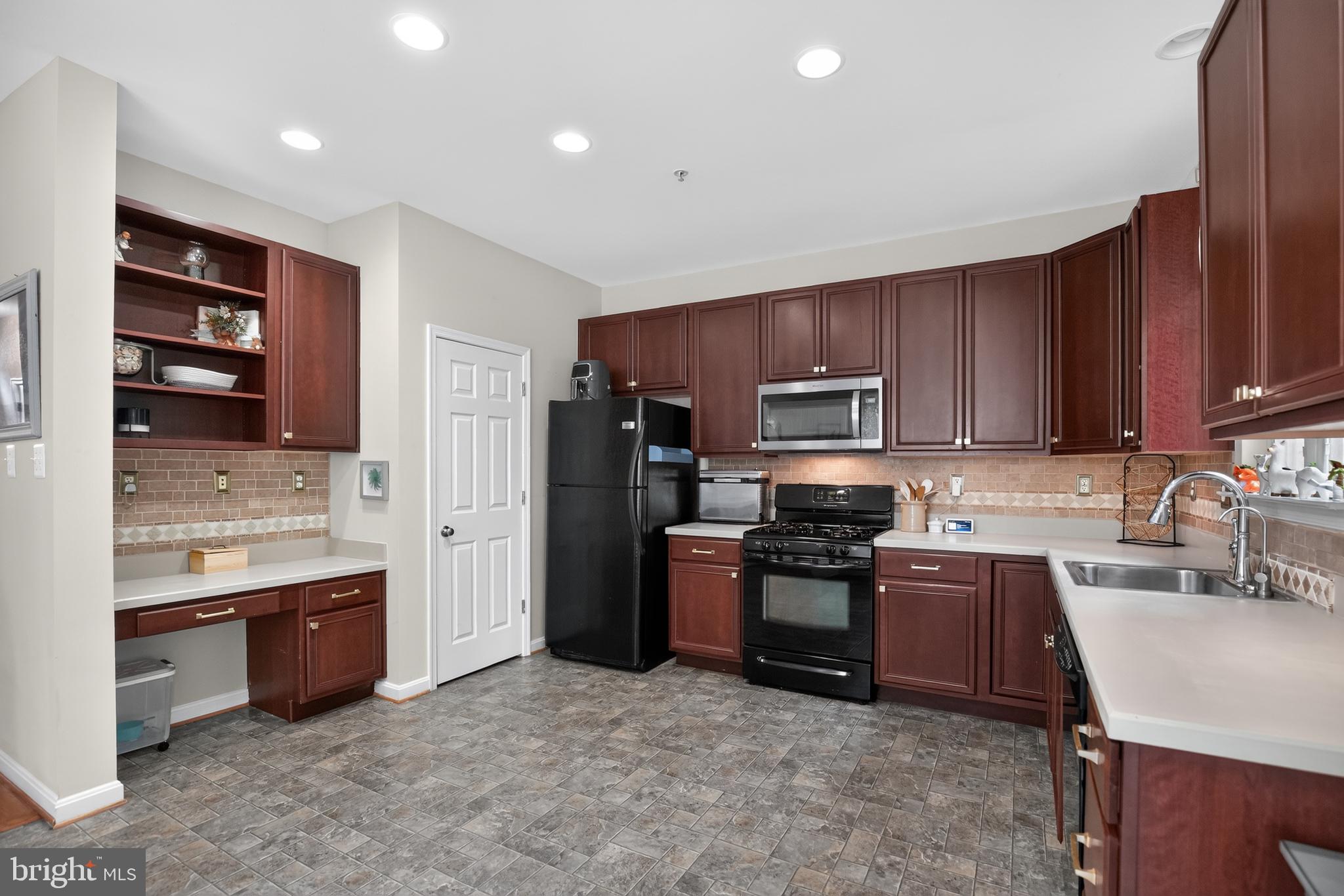 CLEMENTS WOODS - Residential