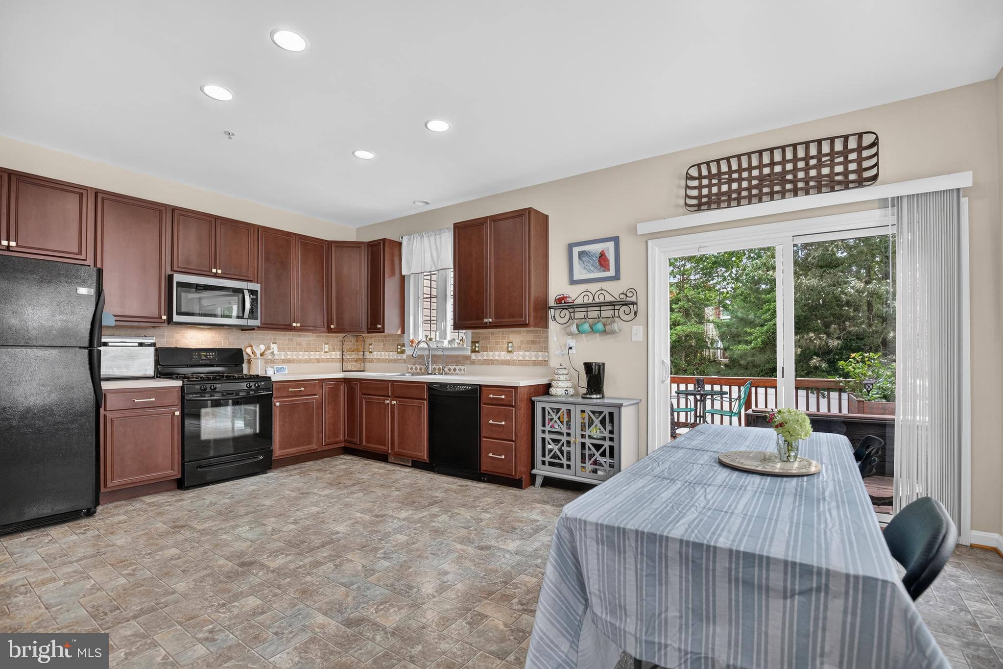 CLEMENTS WOODS - Residential