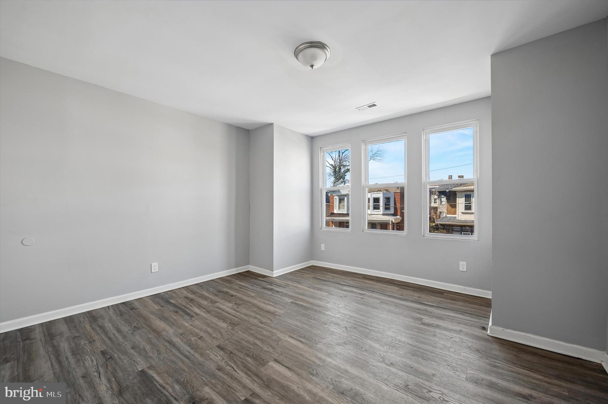 LOGAN - Residential