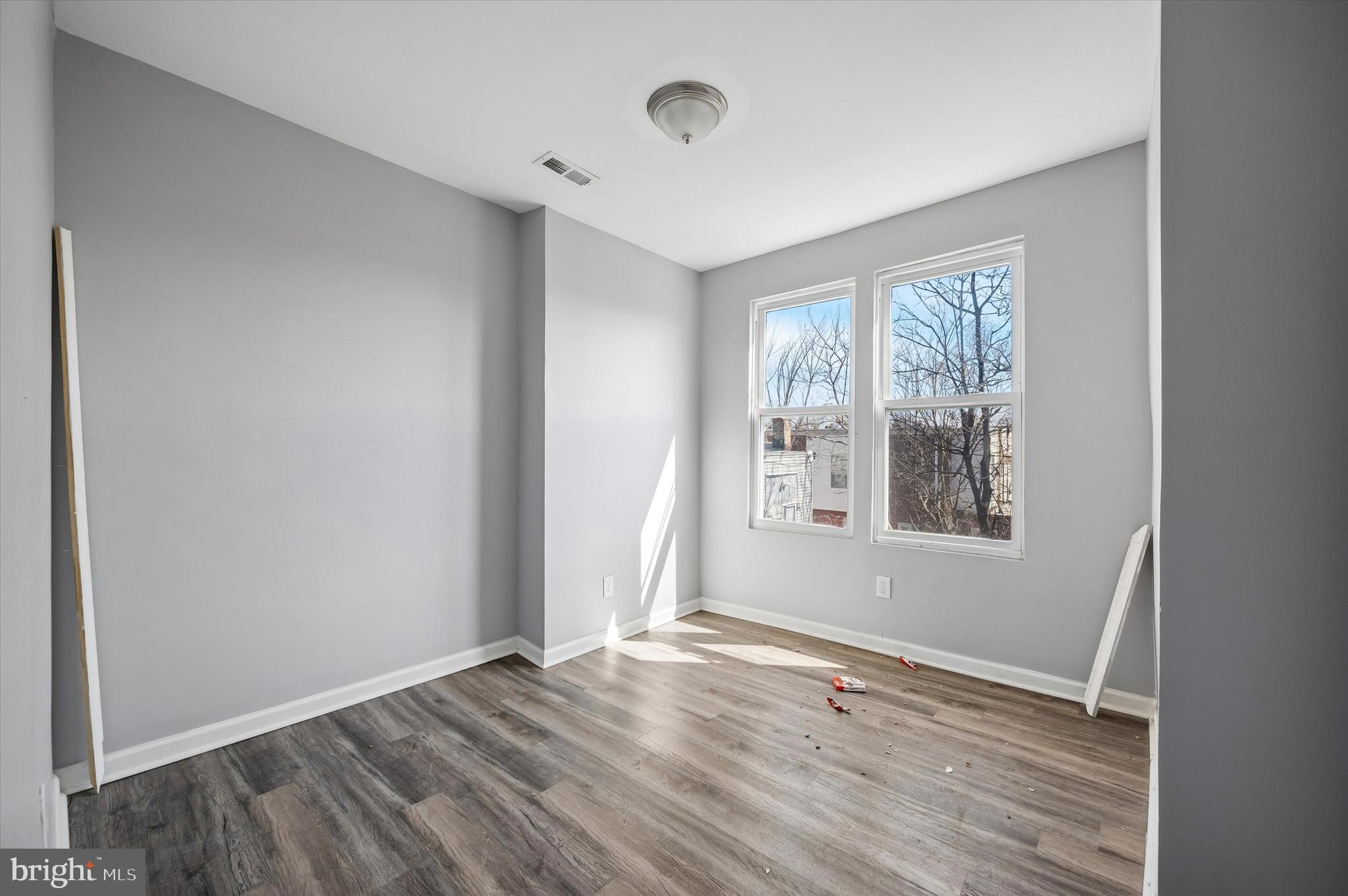 LOGAN - Residential