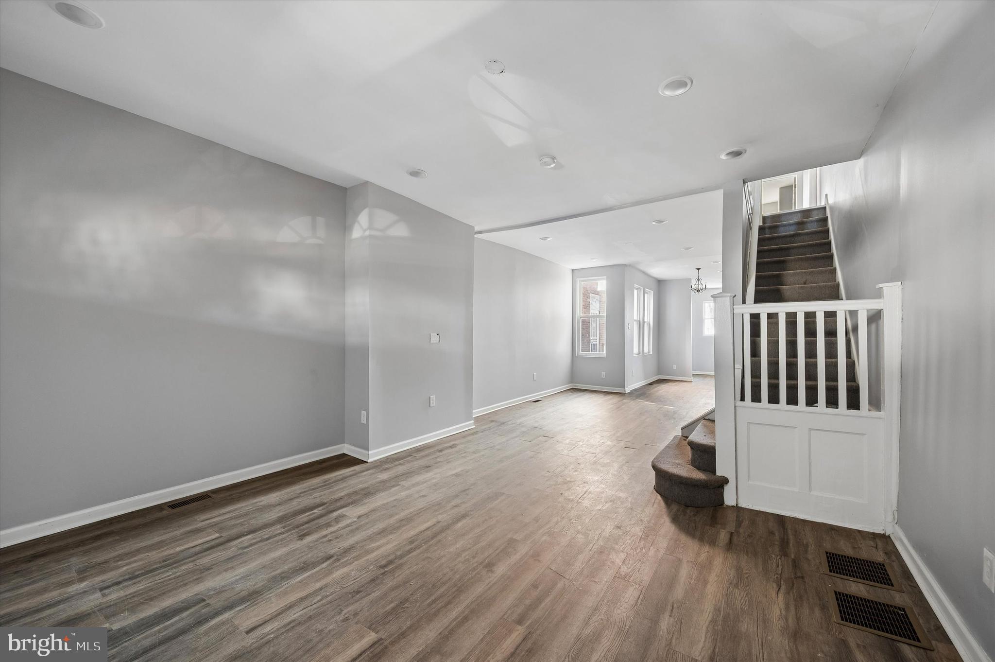 LOGAN - Residential