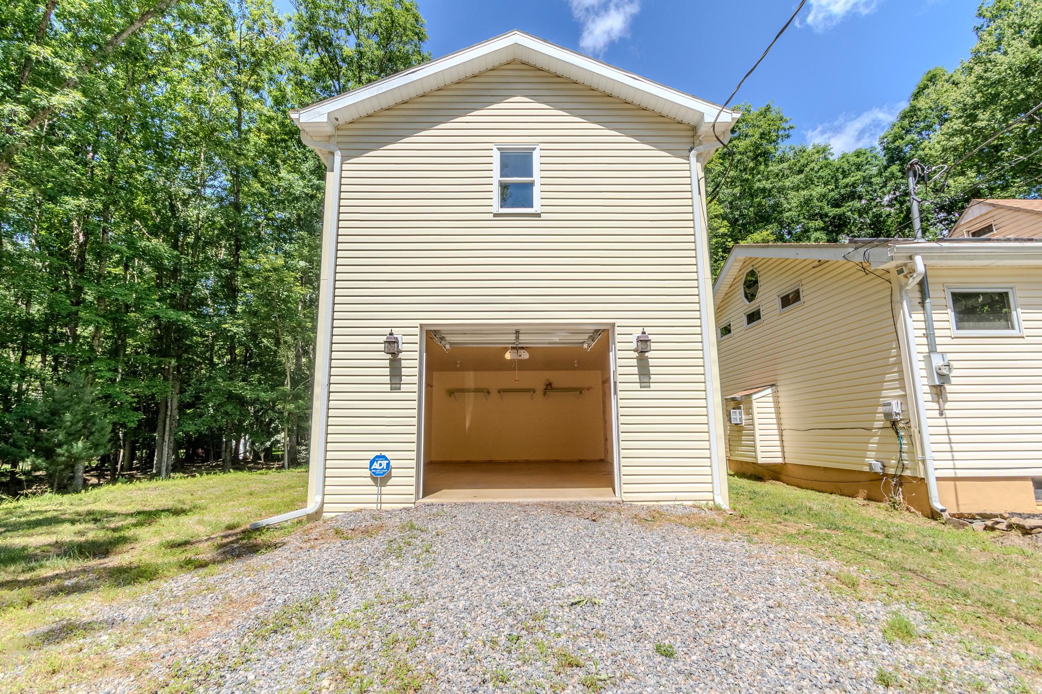 HICKORY HILLS - Residential