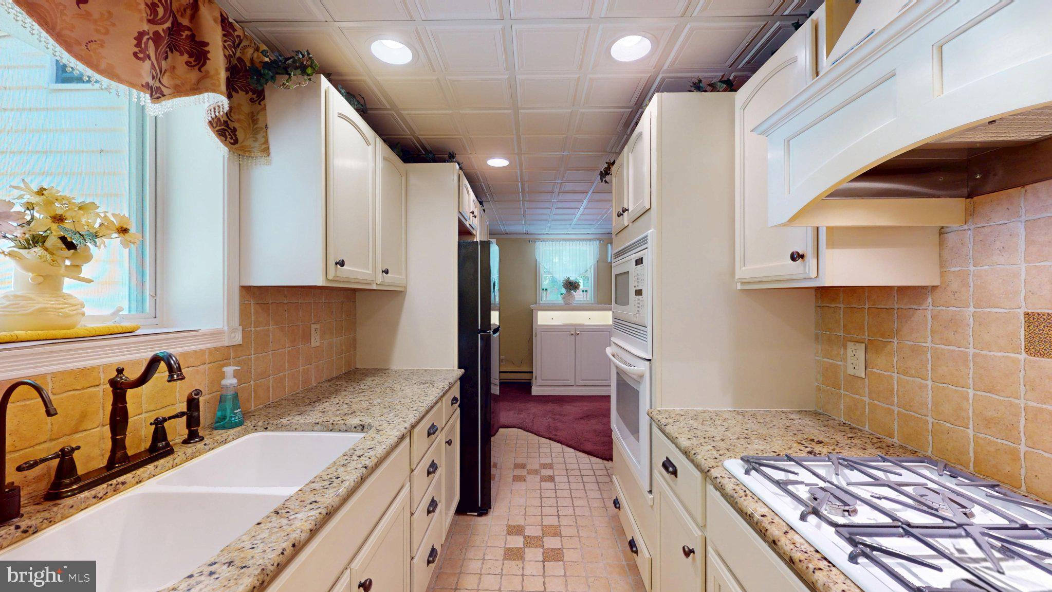 HICKORY HILLS - Residential