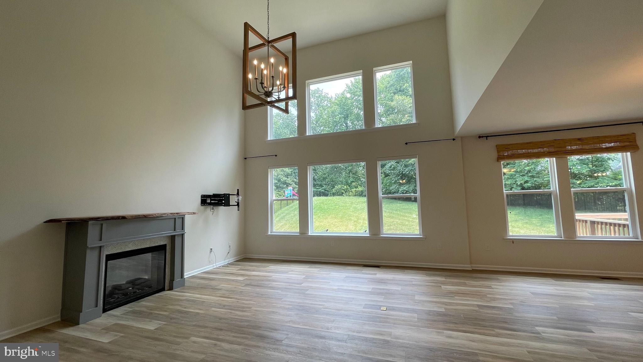 OAKS OF HIGHLAND HOMES - Residential Lease