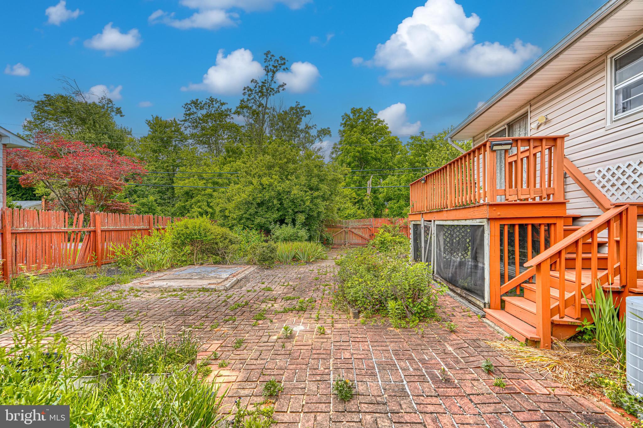 CHATSWORTH GROVE - Residential
