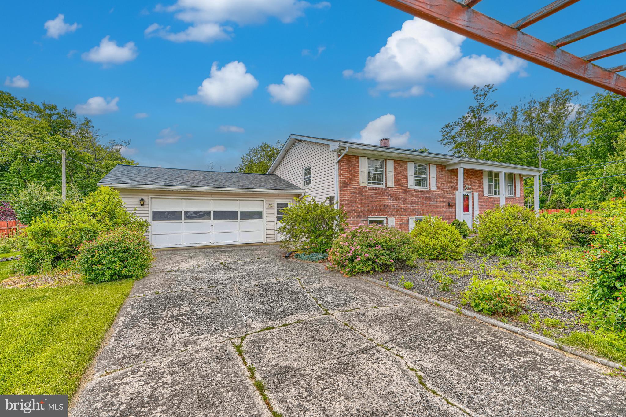 CHATSWORTH GROVE - Residential