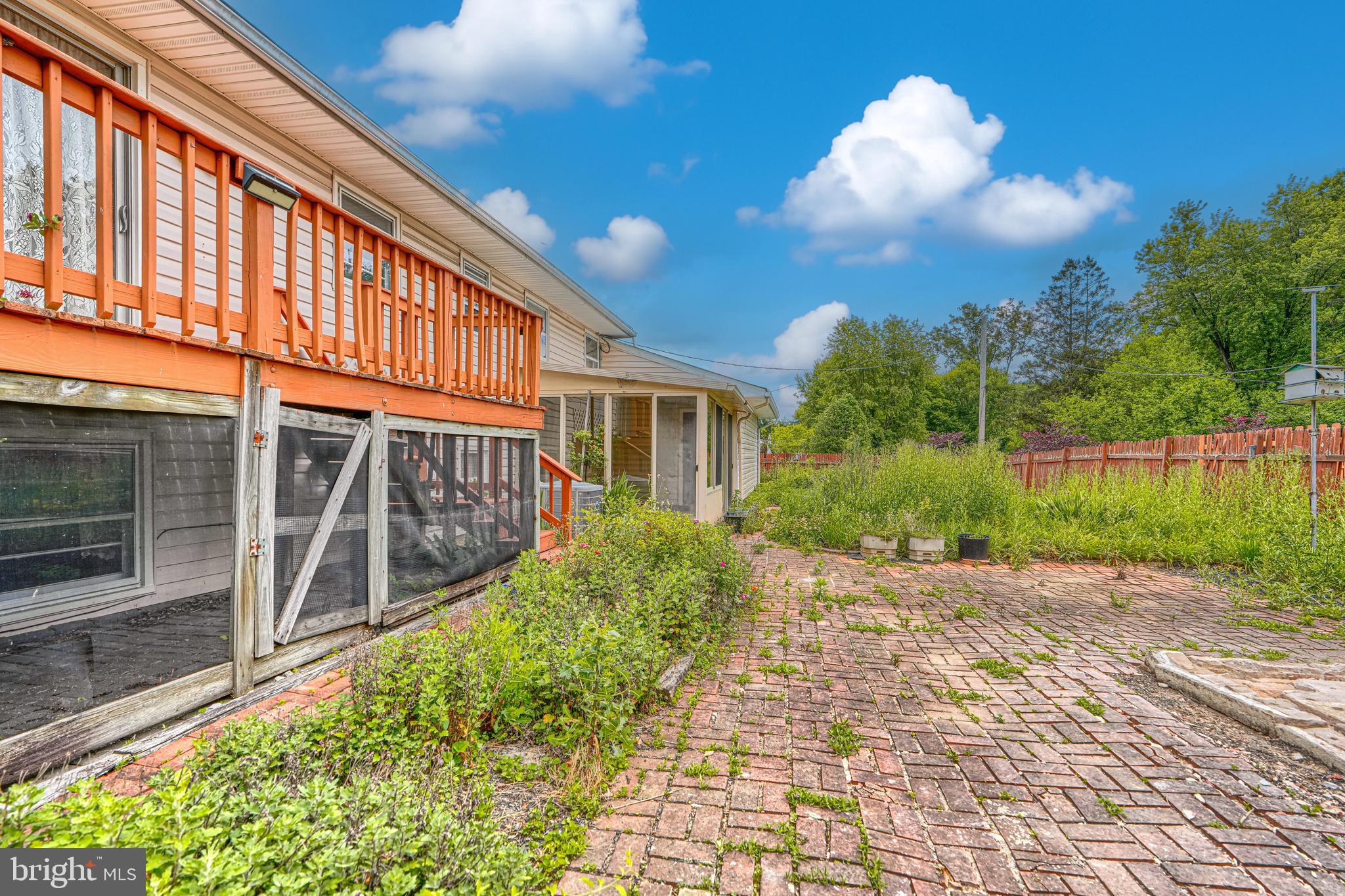 CHATSWORTH GROVE - Residential