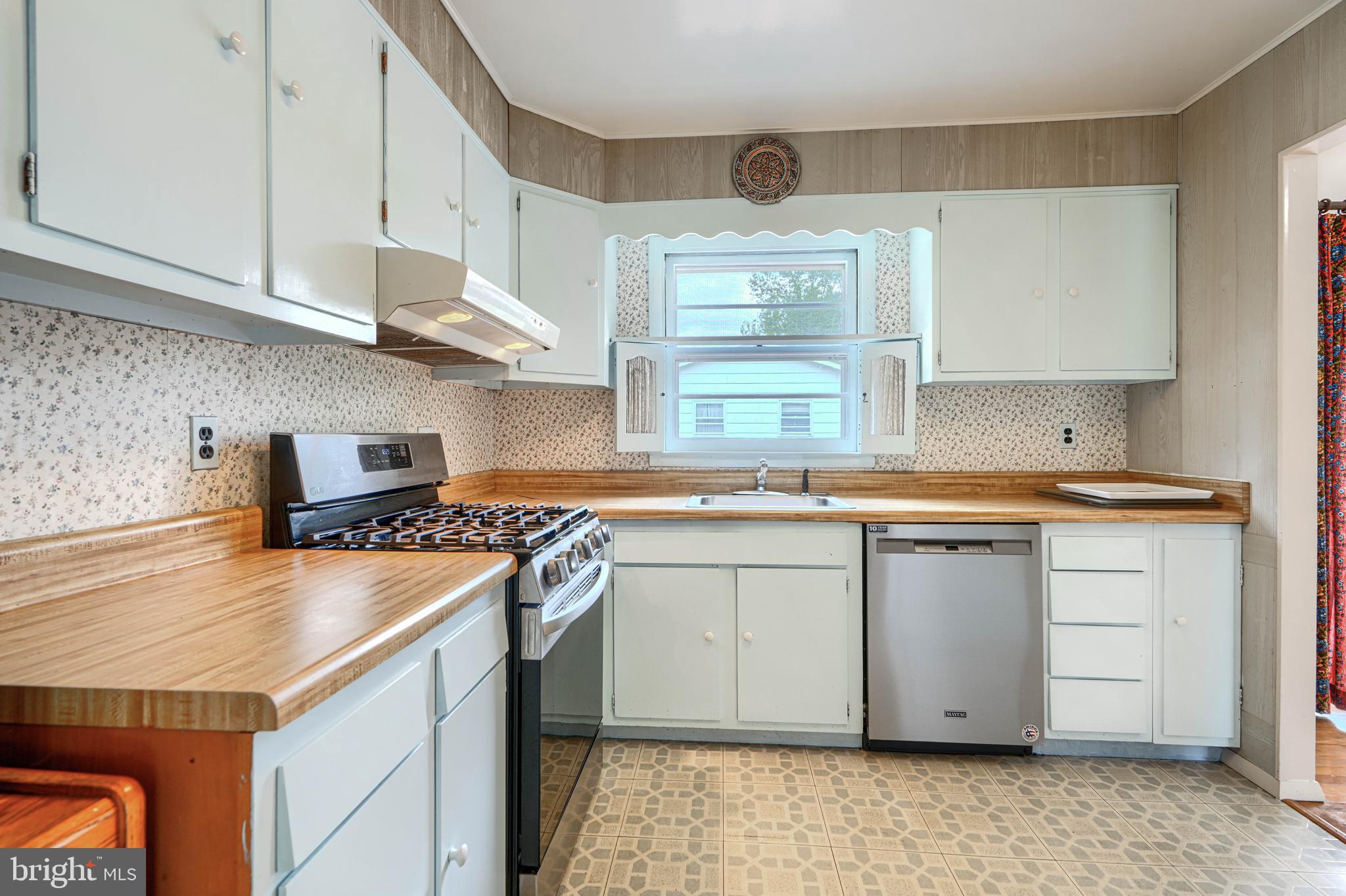 CHATSWORTH GROVE - Residential