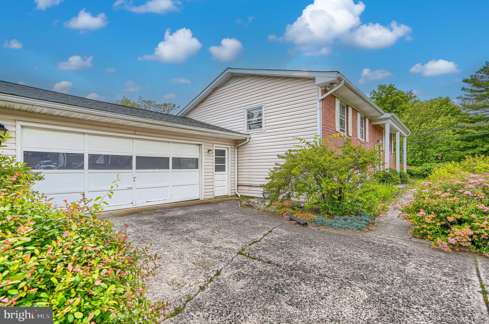 CHATSWORTH GROVE - Residential