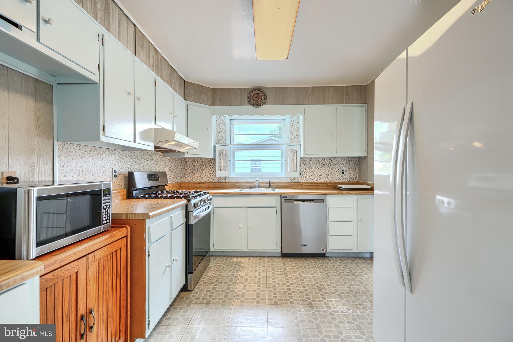 CHATSWORTH GROVE - Residential
