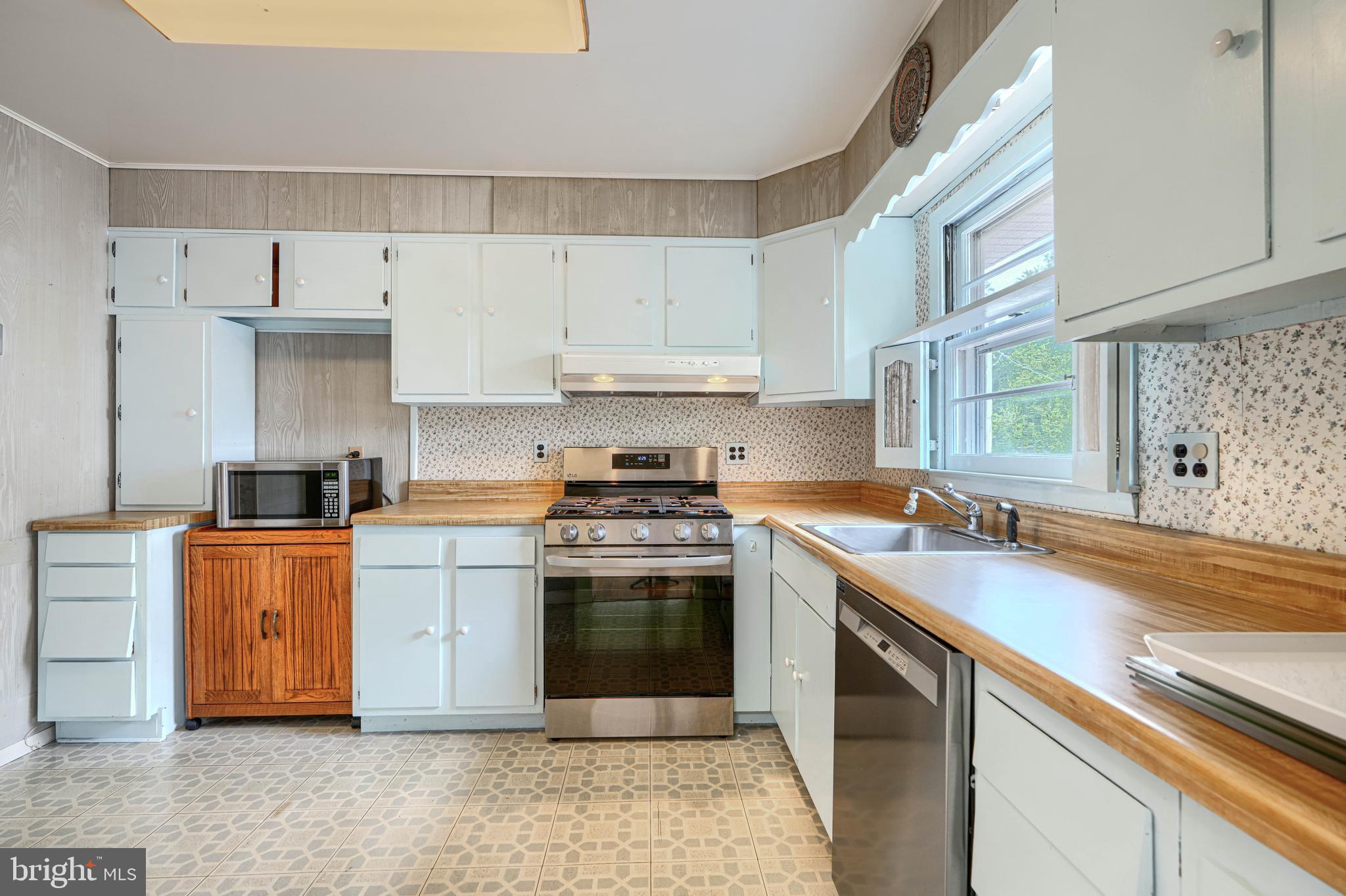 CHATSWORTH GROVE - Residential