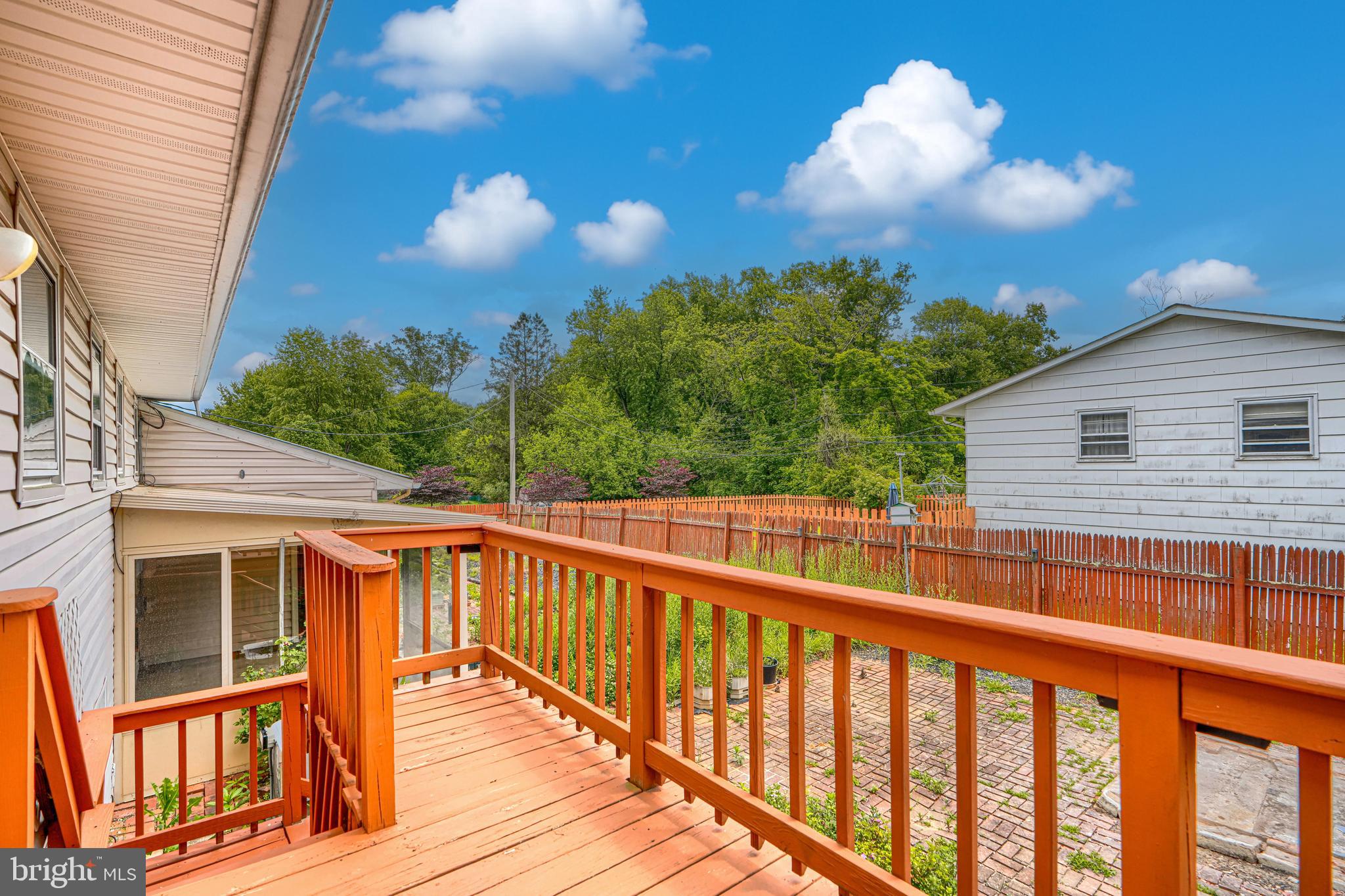CHATSWORTH GROVE - Residential
