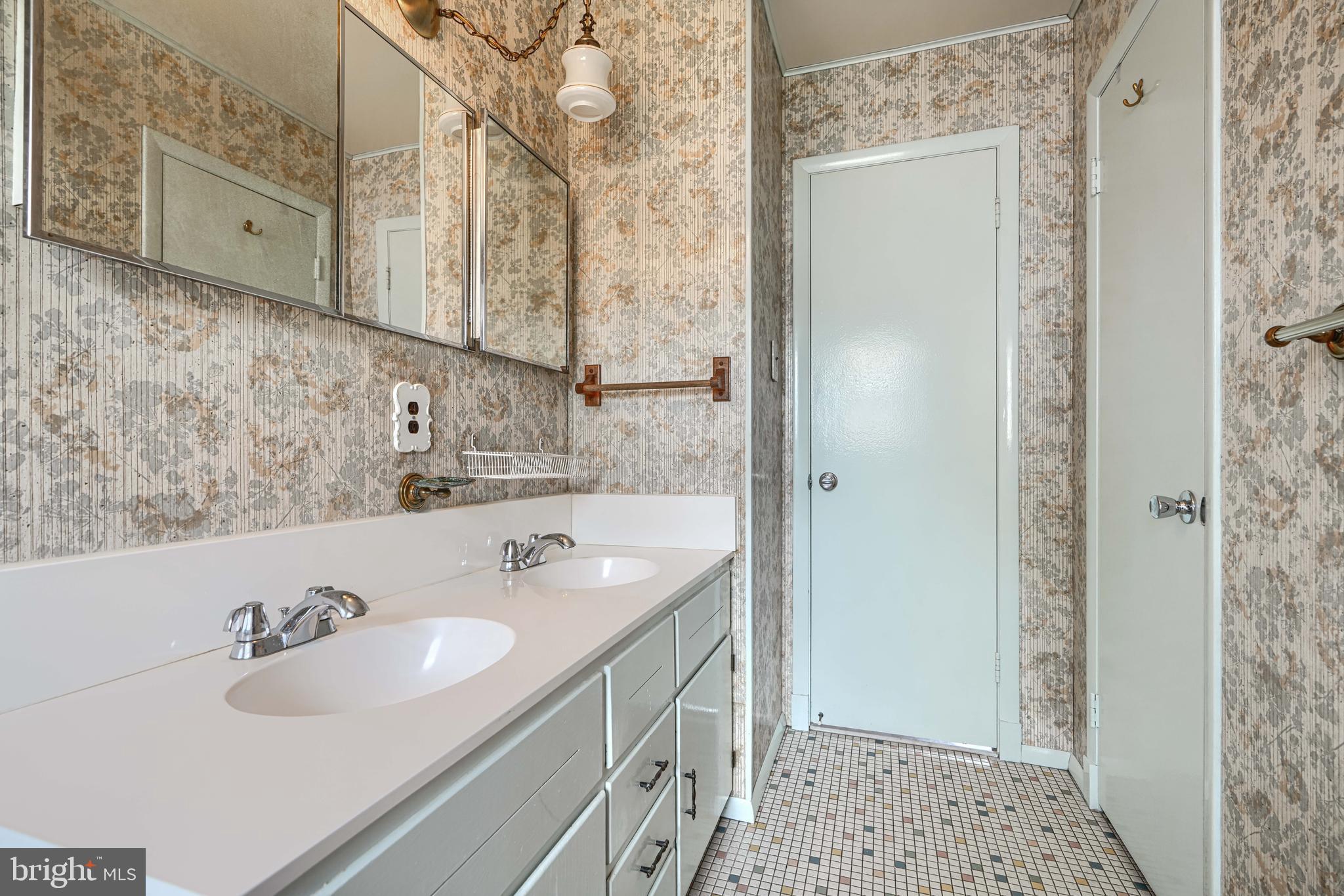 CHATSWORTH GROVE - Residential