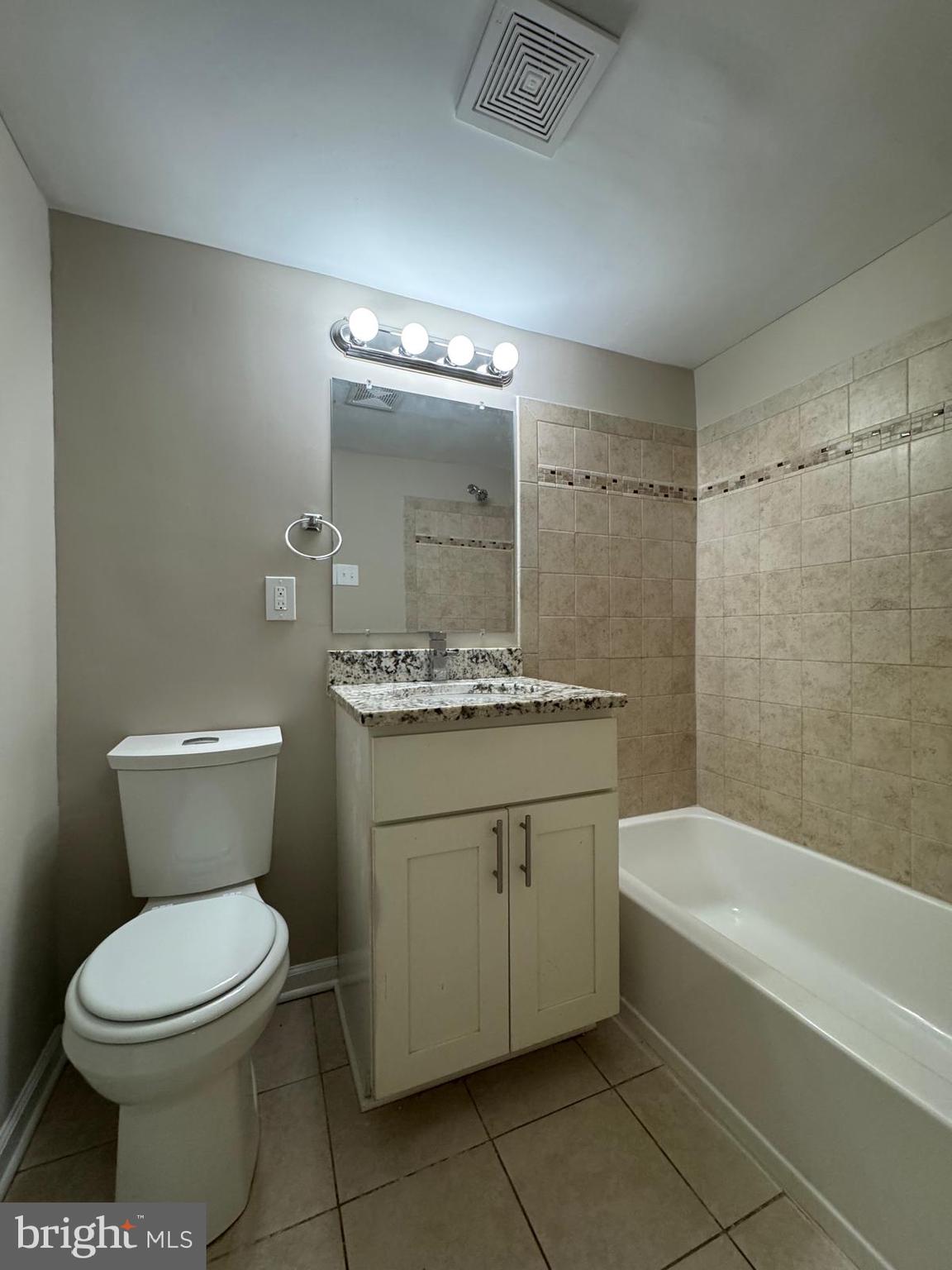 SWANN HILL CONDOMINIUMS - Residential