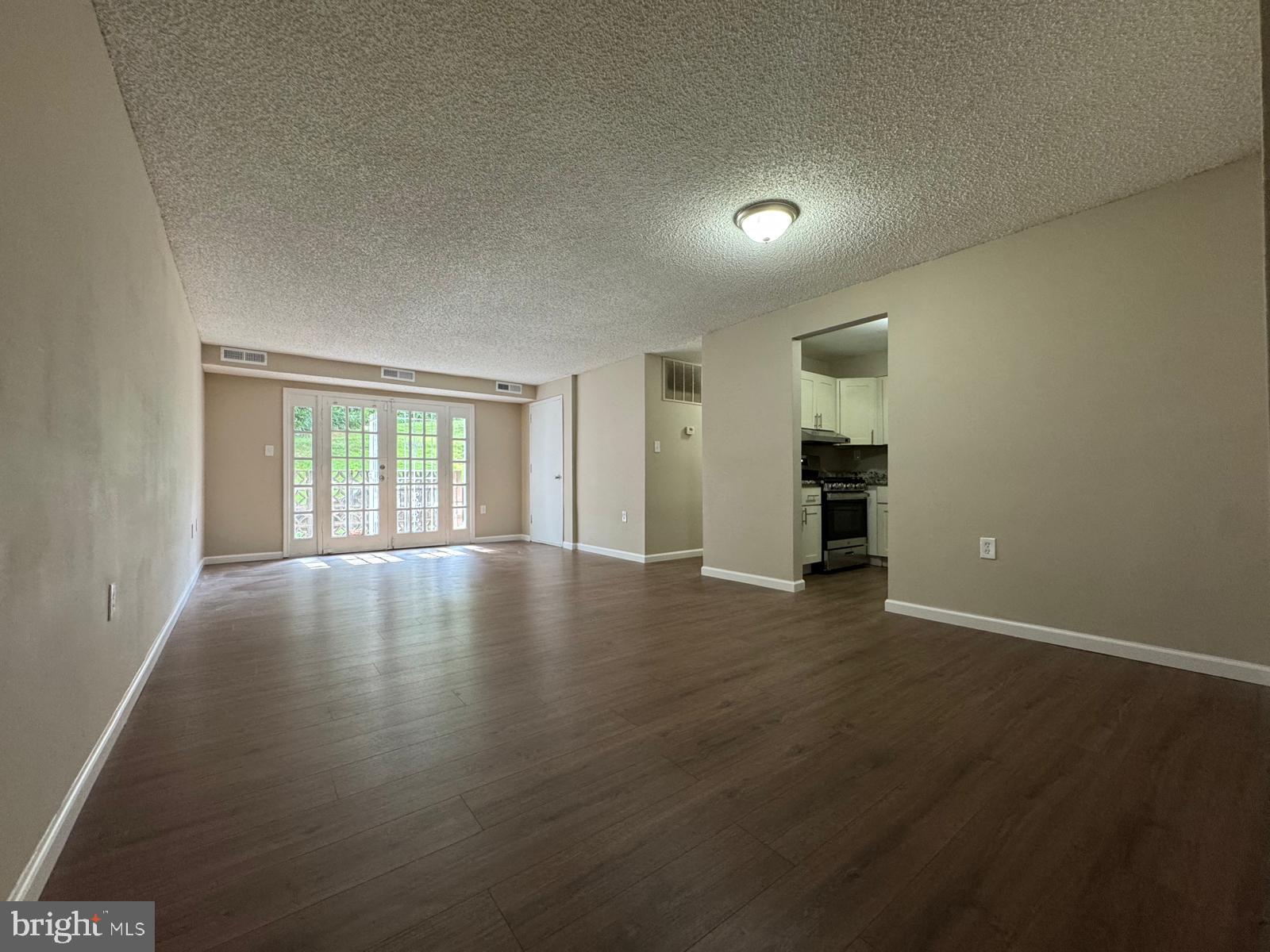 SWANN HILL CONDOMINIUMS - Residential