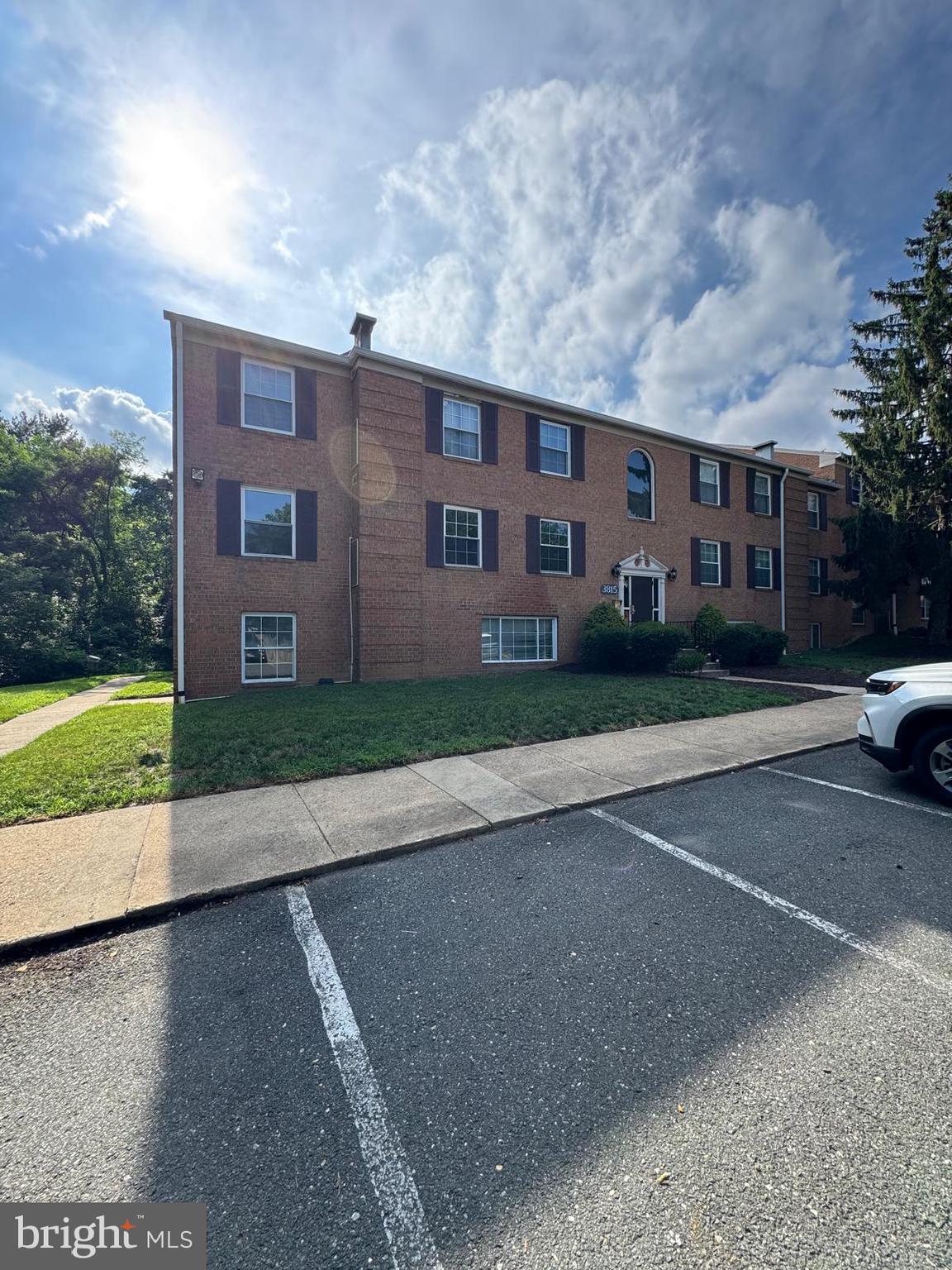 SWANN HILL CONDOMINIUMS - Residential