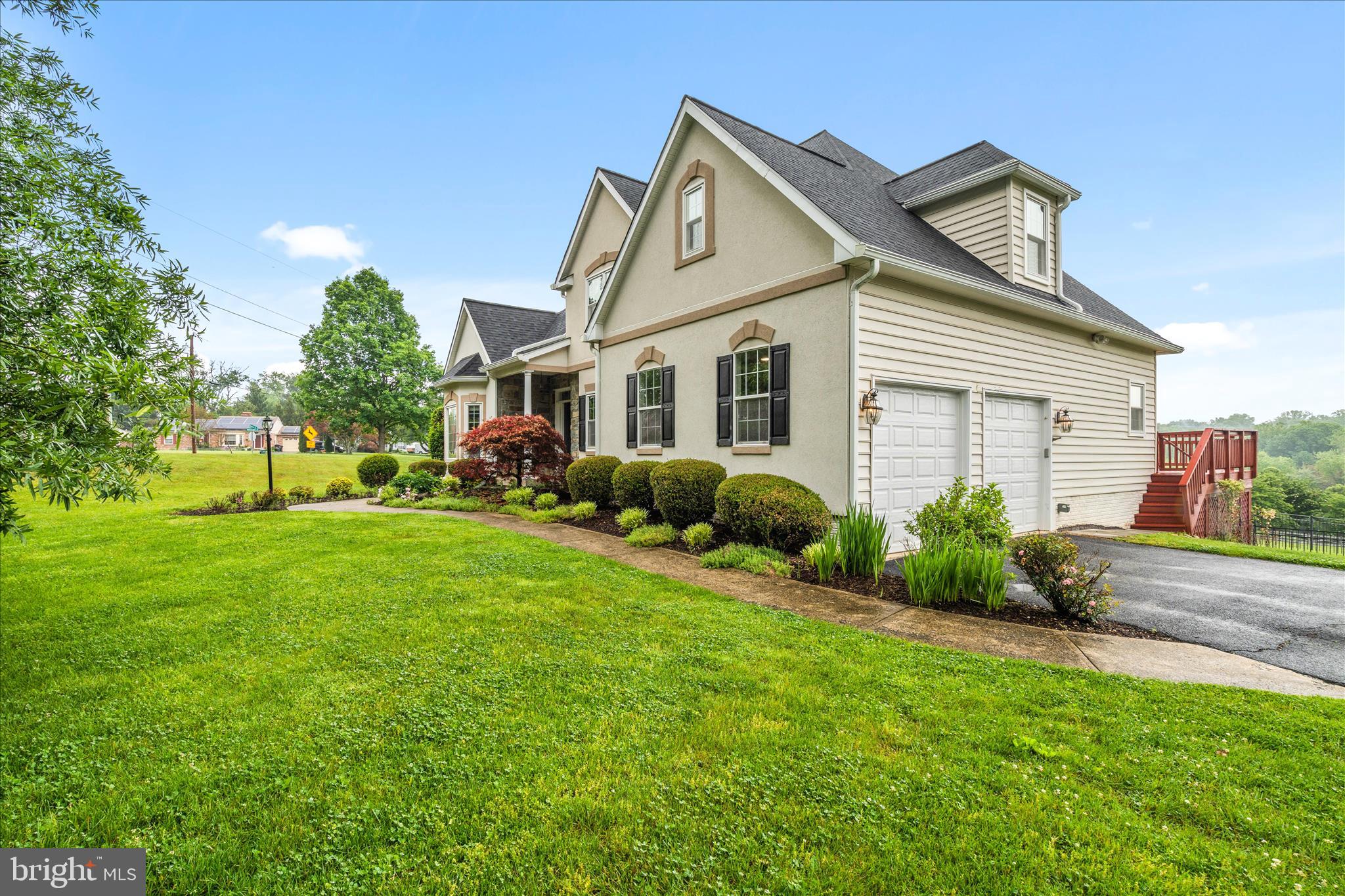 WOODFIELD ESTATES - Residential