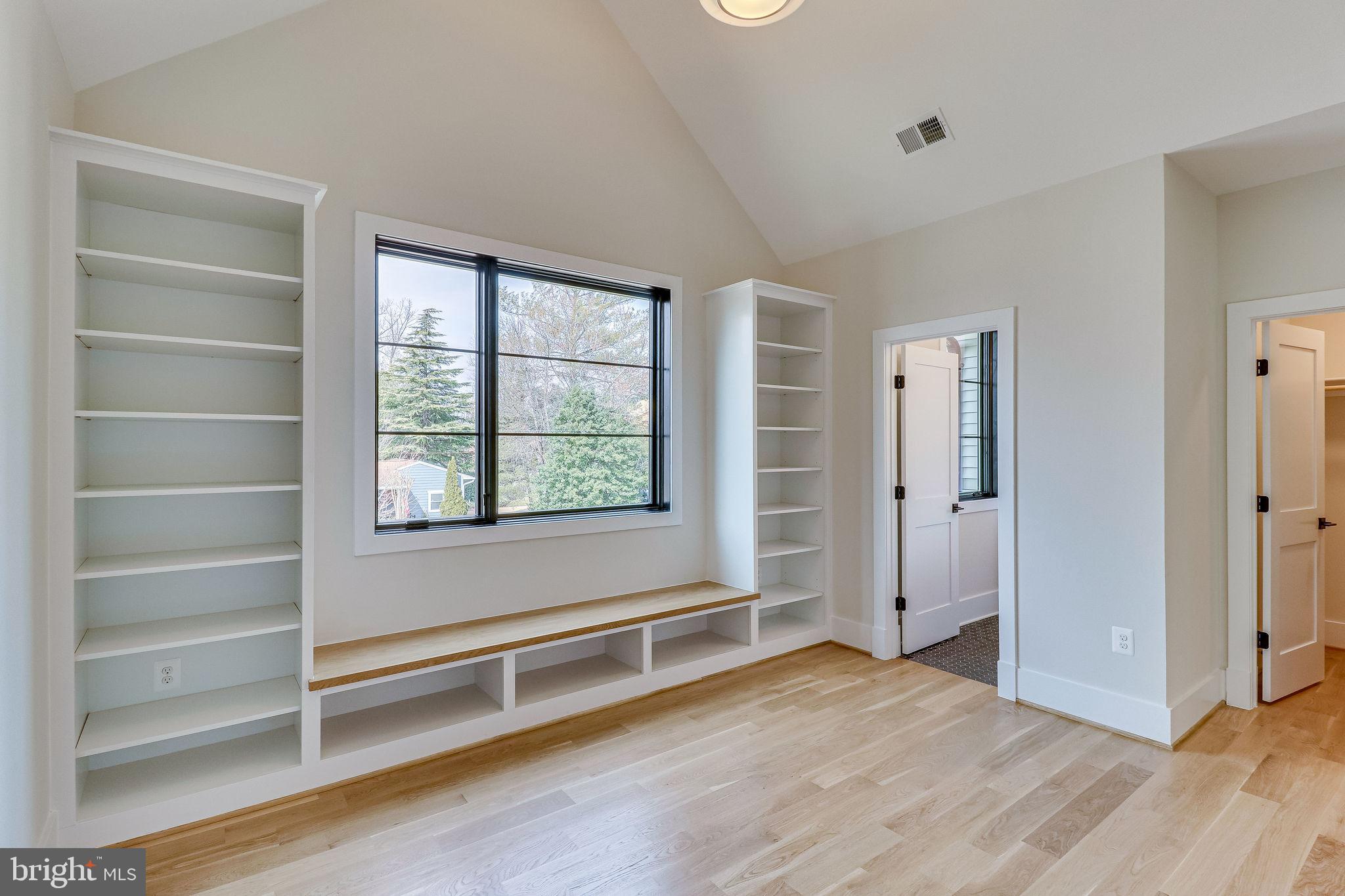 VIENNA WOODS - Residential