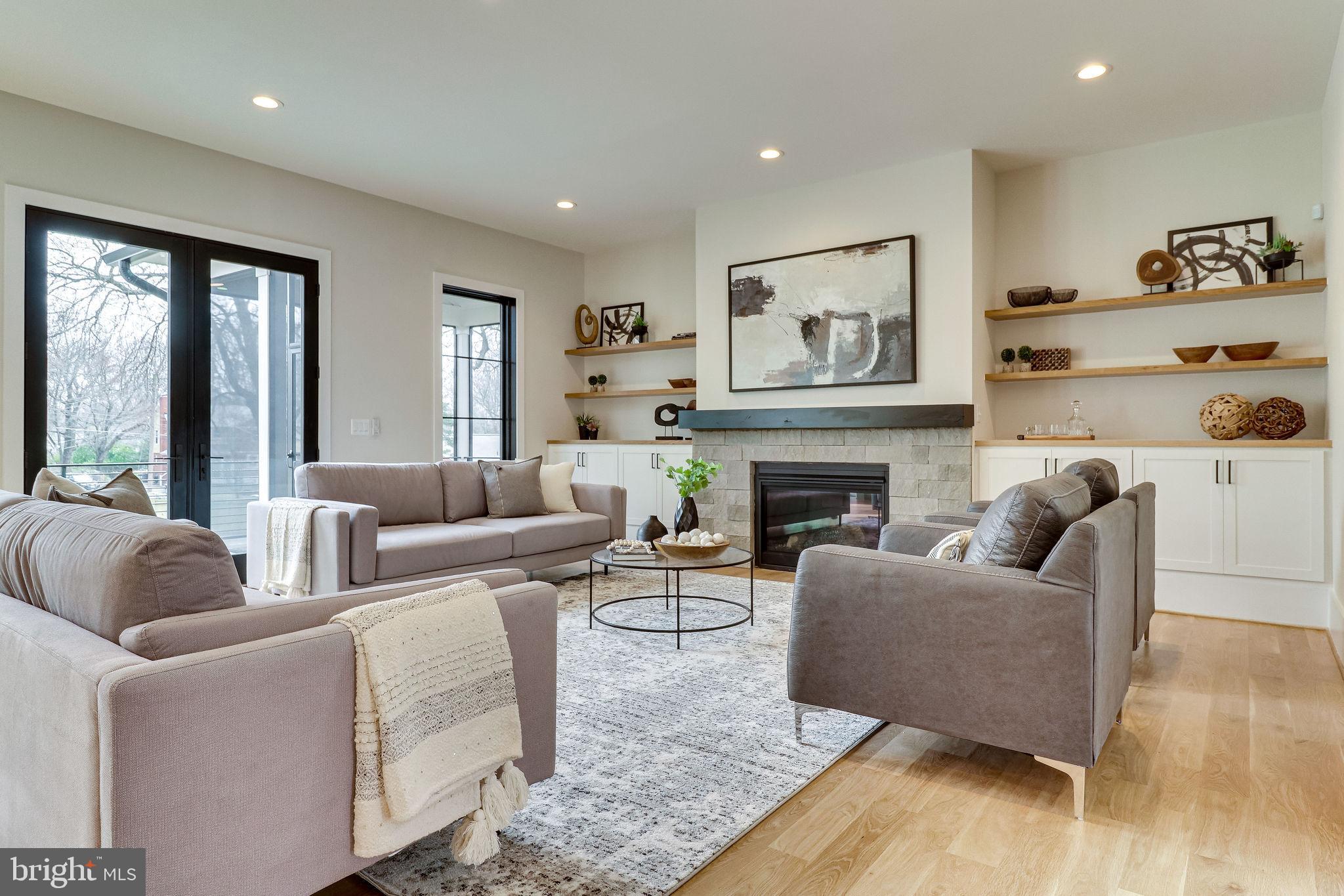 VIENNA WOODS - Residential