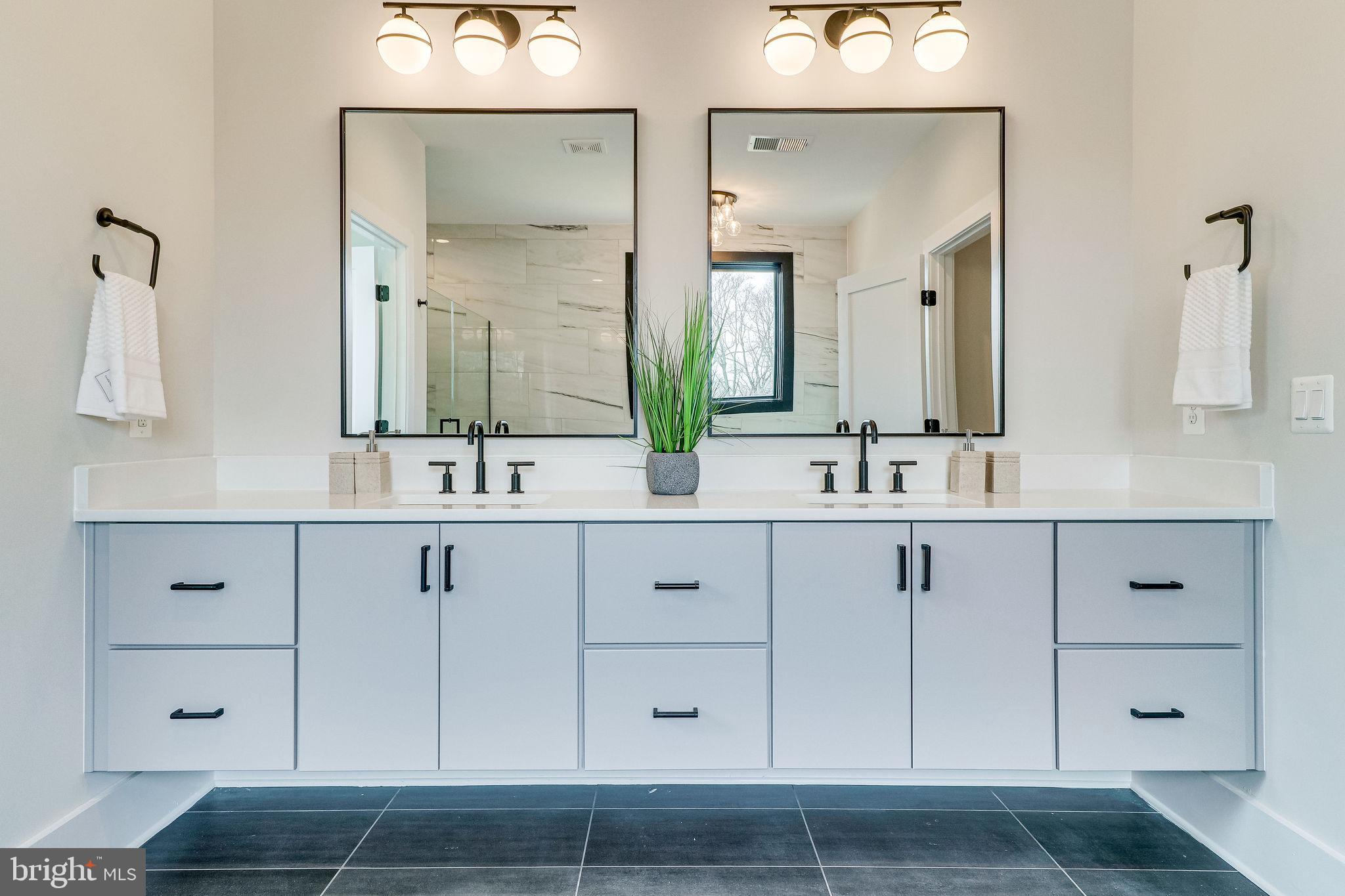 VIENNA WOODS - Residential