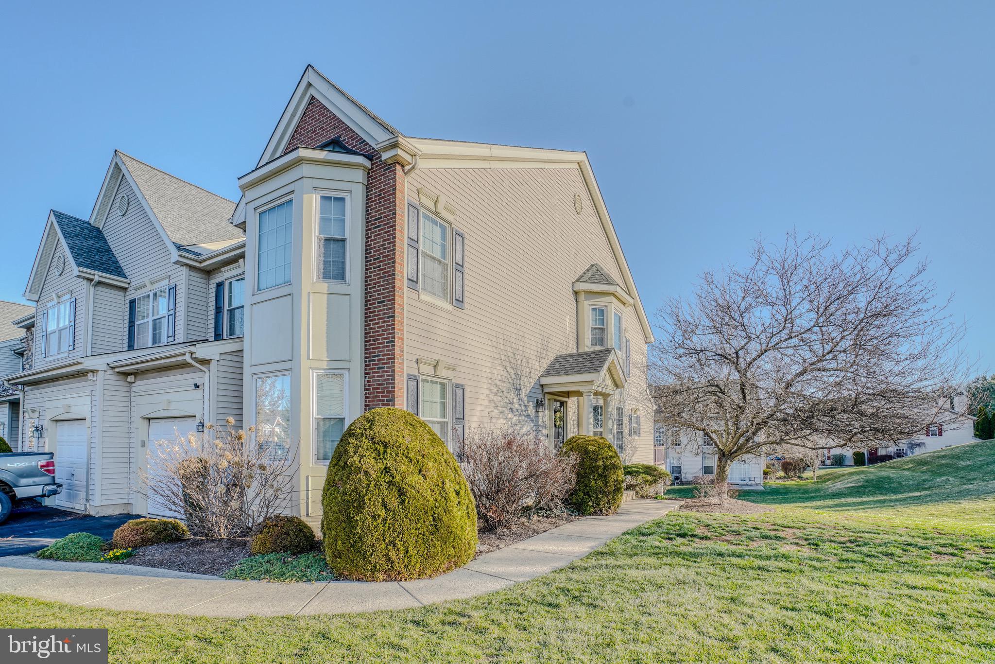 COUNTRY CROSSING - Residential