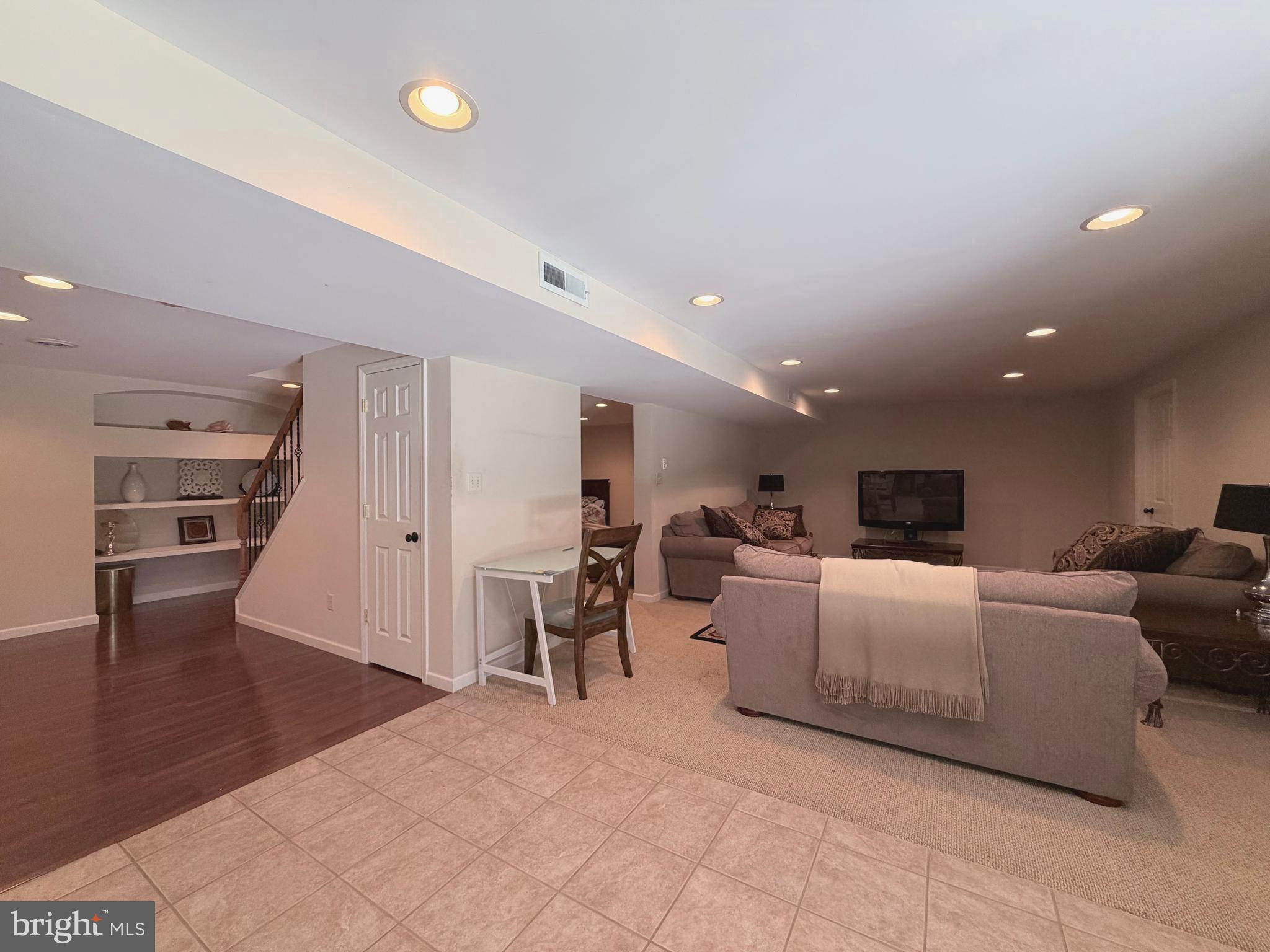 MAPLE RUN - Residential