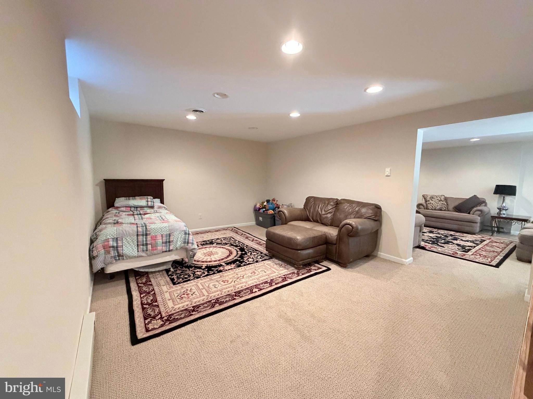 MAPLE RUN - Residential