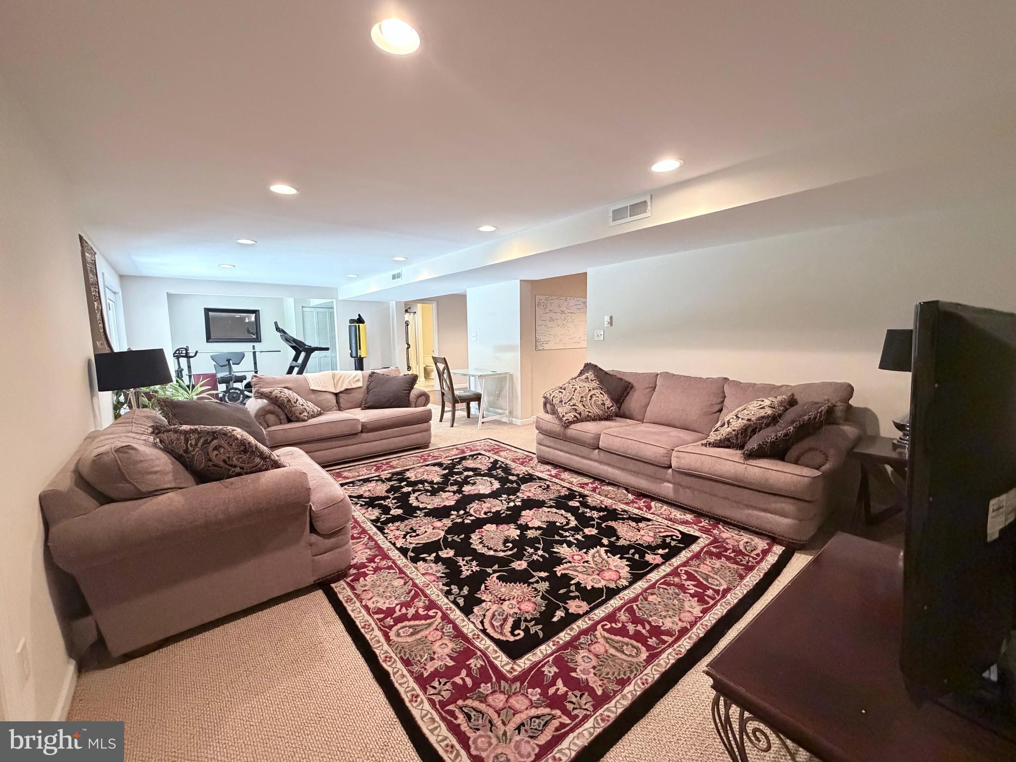 MAPLE RUN - Residential
