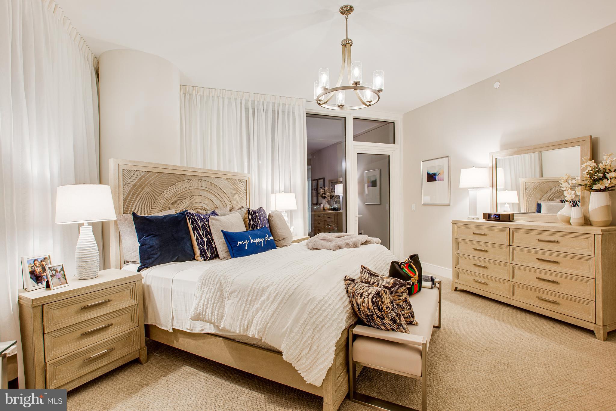 AVENUE OF THE ARTS - Residential