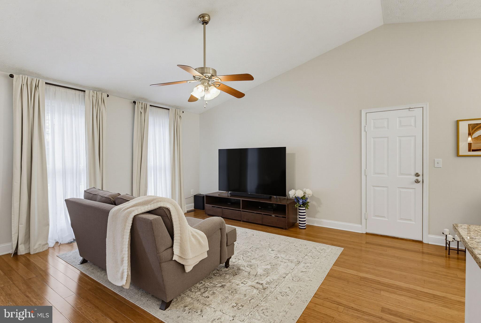 RUSSETT - Residential