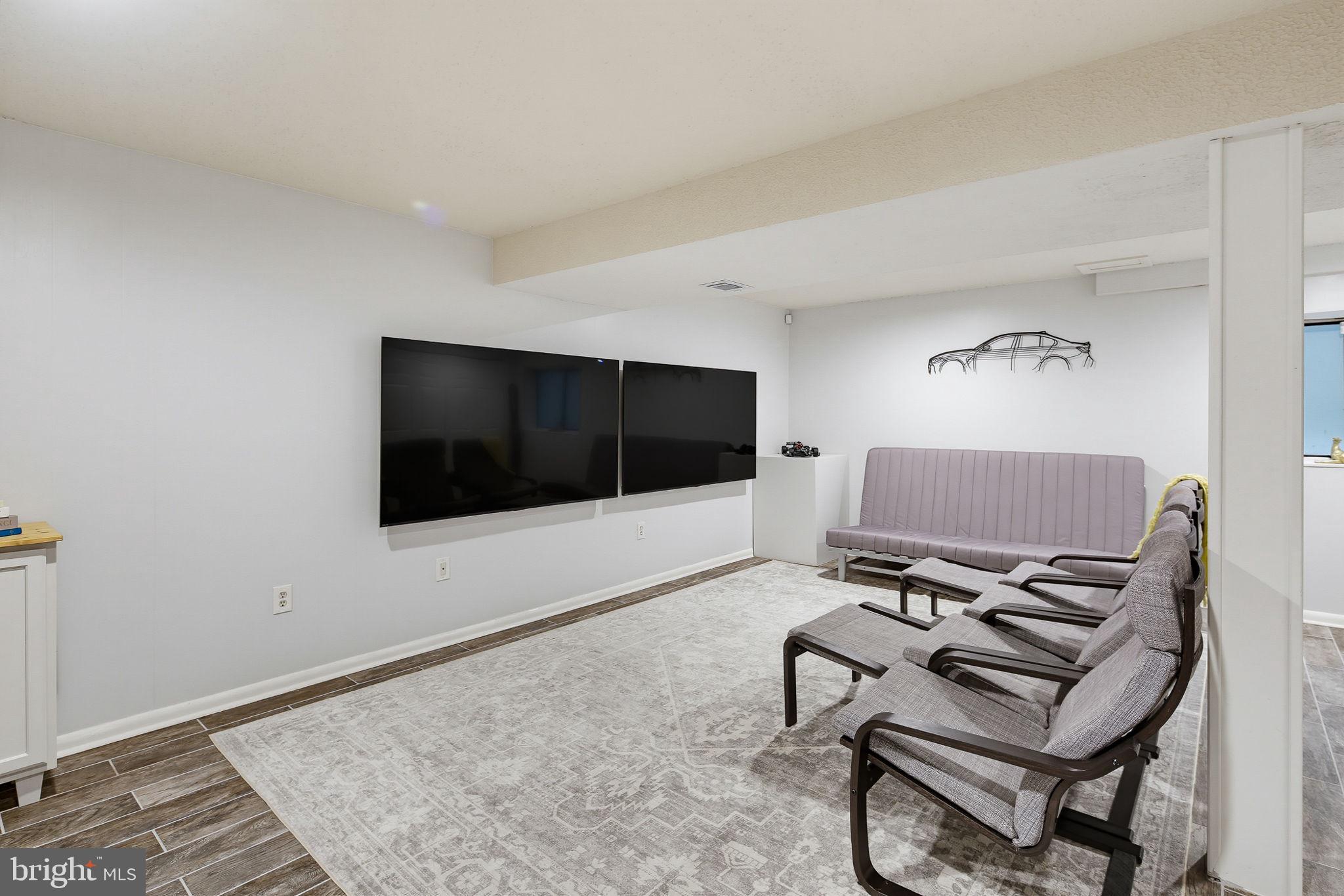 RUSSETT - Residential