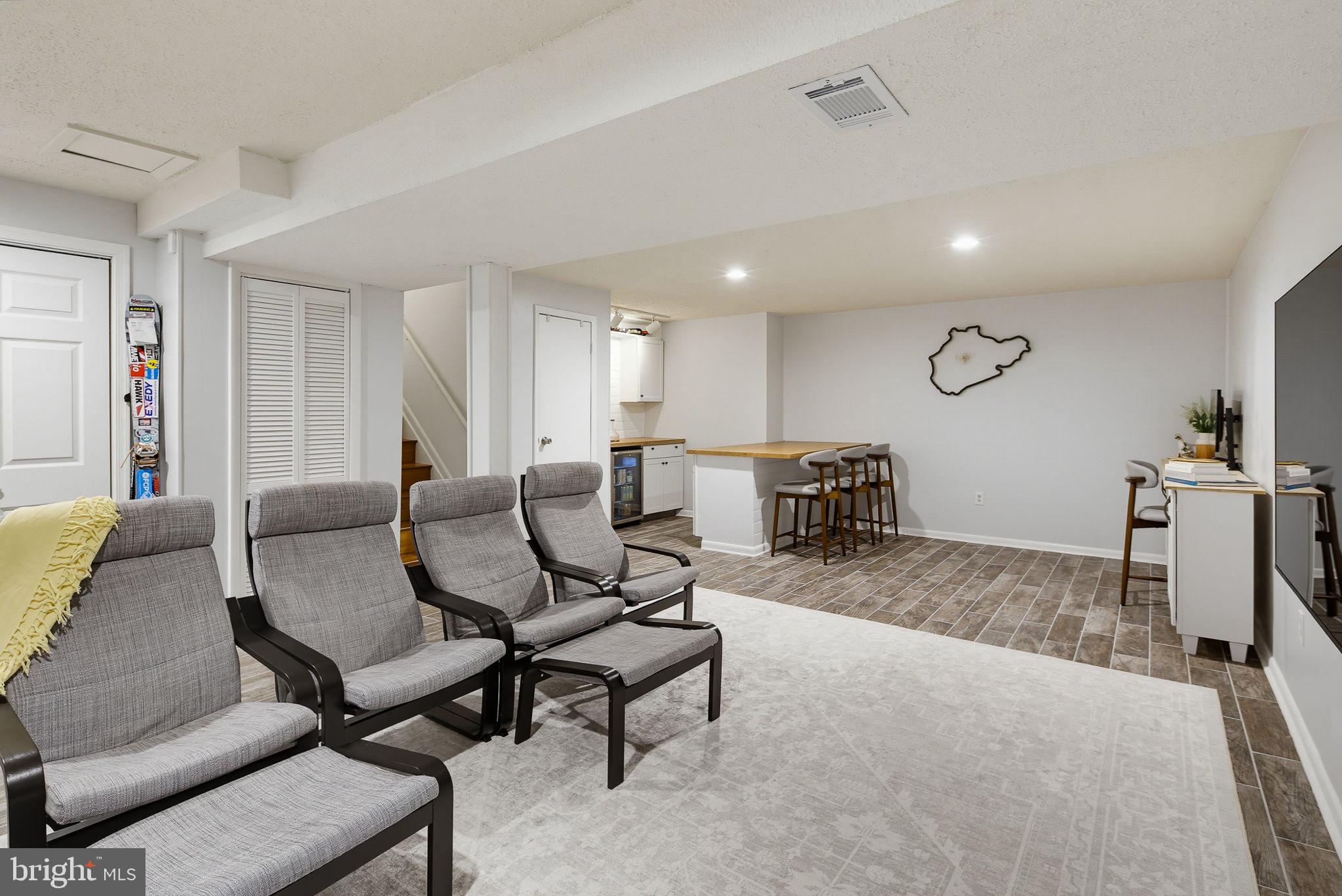 RUSSETT - Residential
