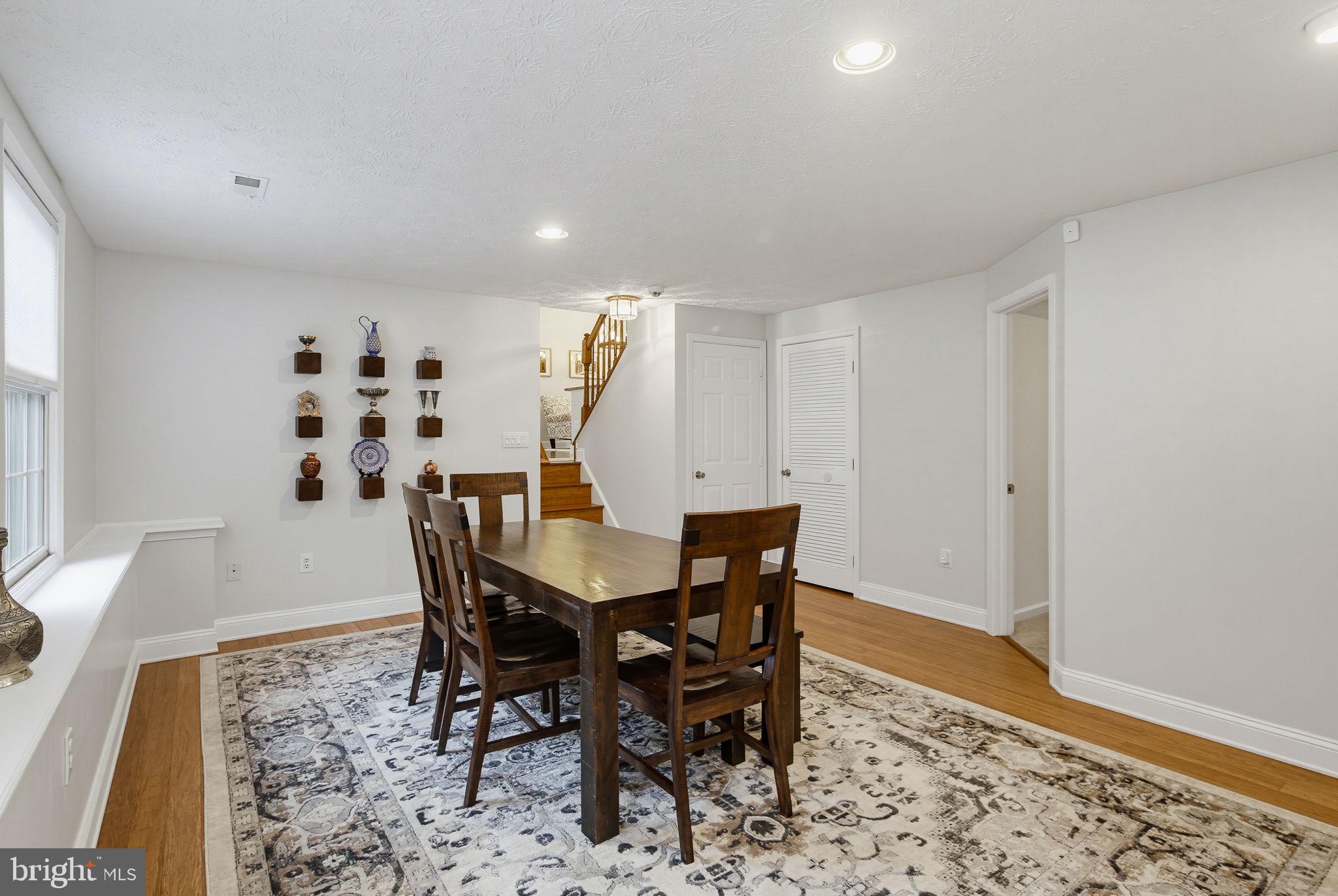 RUSSETT - Residential