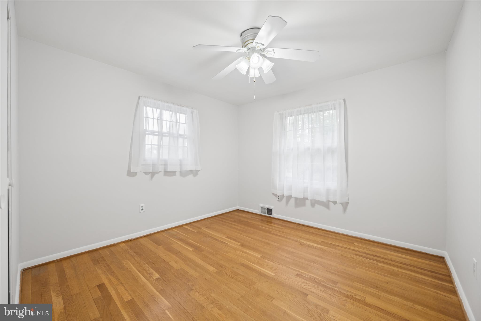 BEL PRE WOODS - Residential