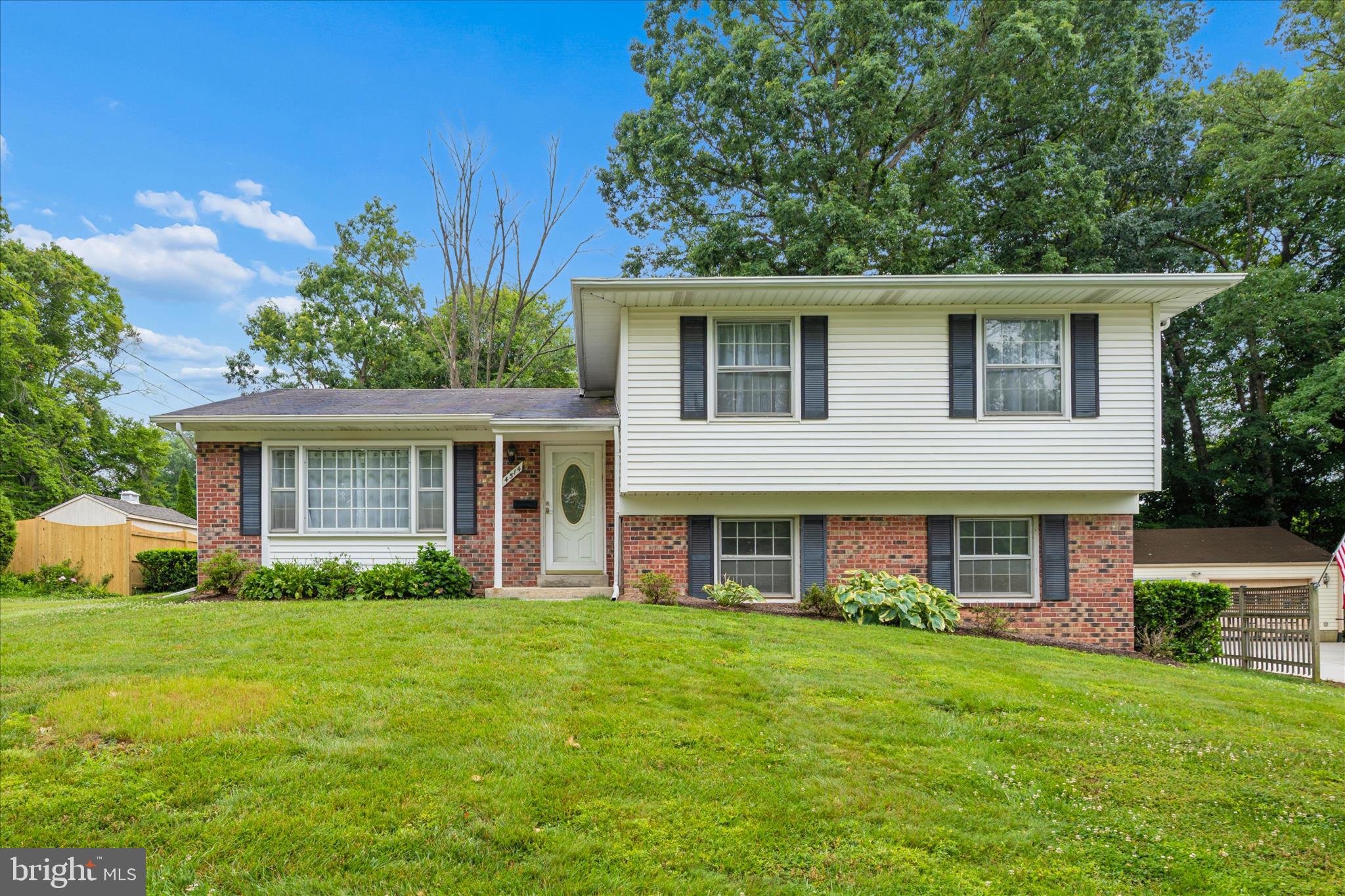 BEL PRE WOODS - Residential