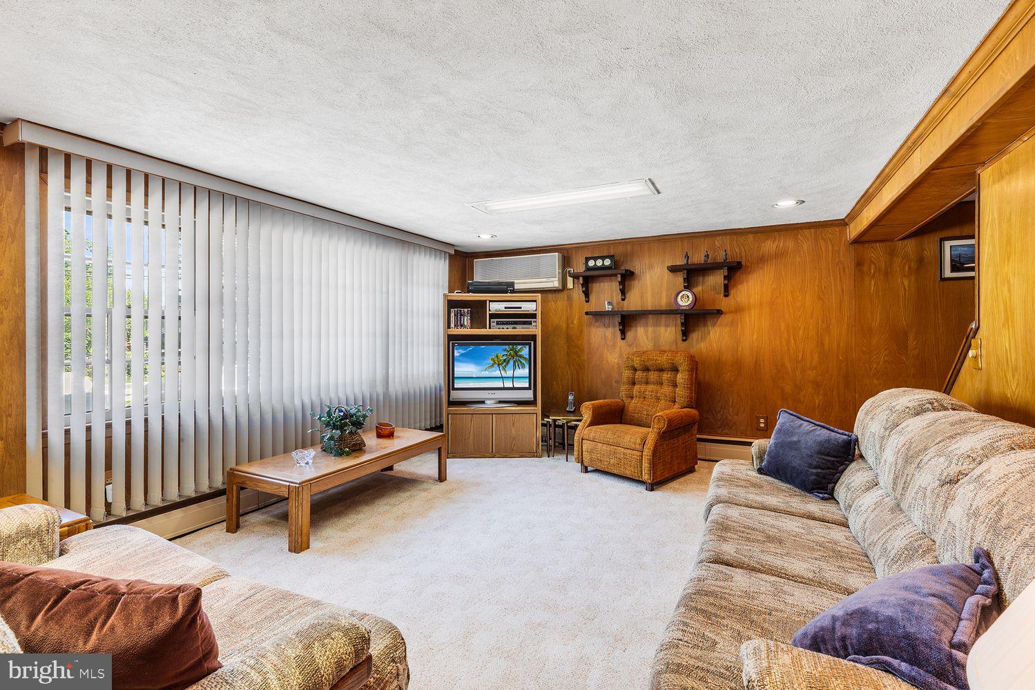 MEADOWBROOK - Residential