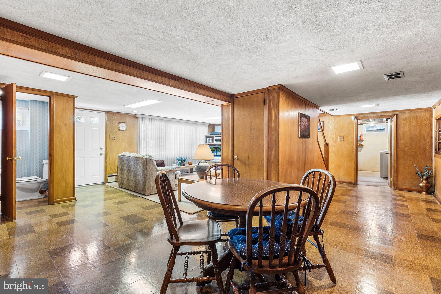 MEADOWBROOK - Residential