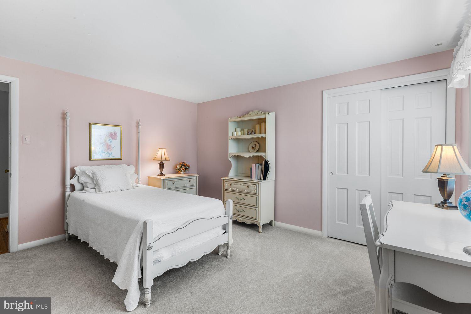 MEADOWBROOK - Residential