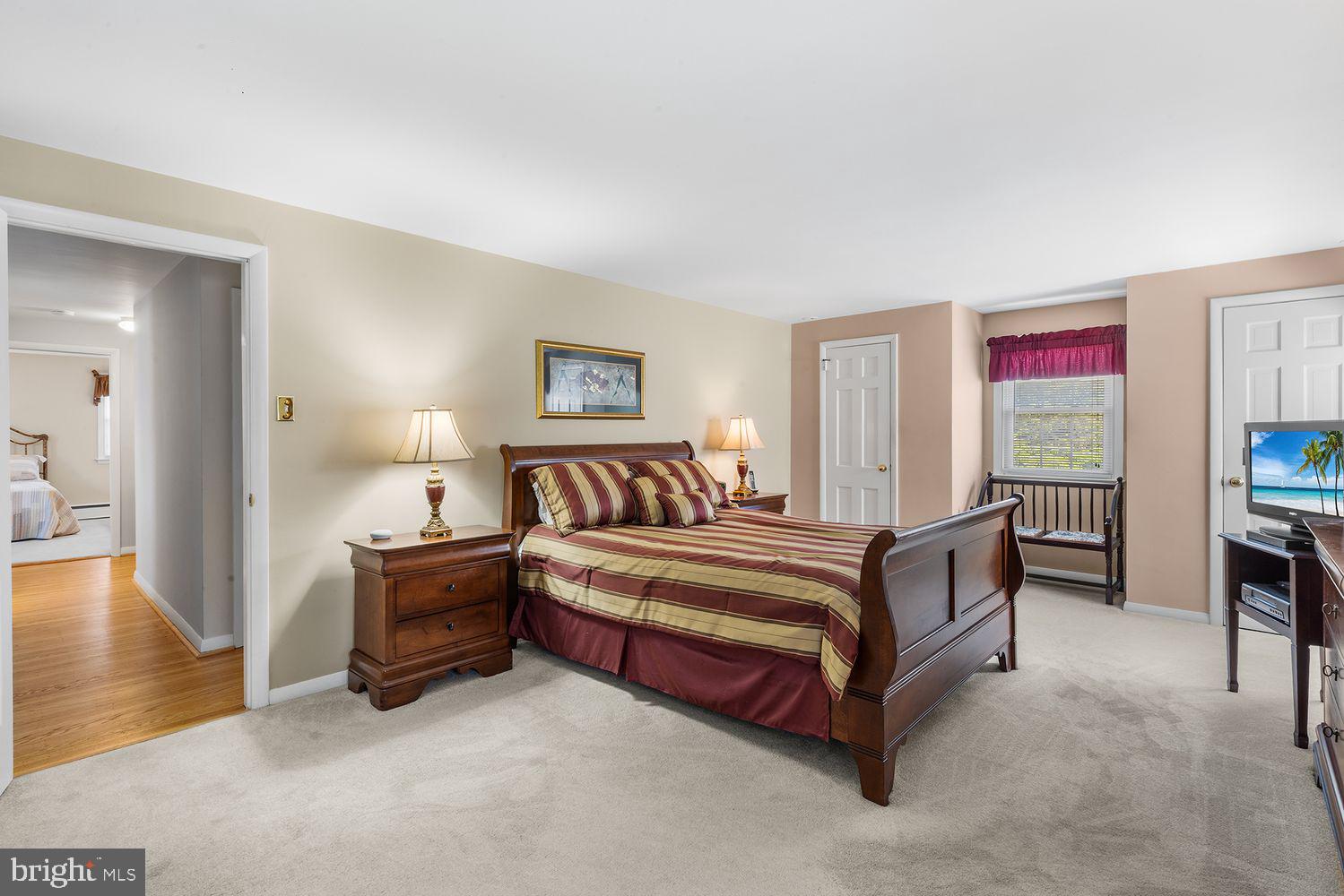 MEADOWBROOK - Residential