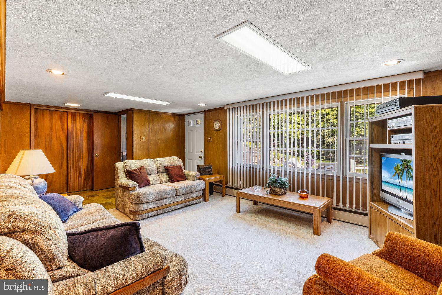 MEADOWBROOK - Residential