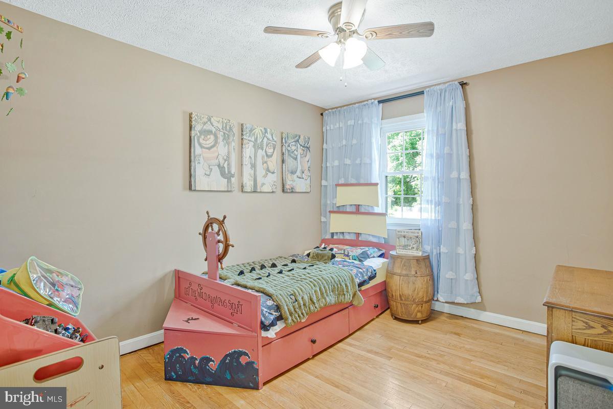 ROBSHIRE MANOR - Residential